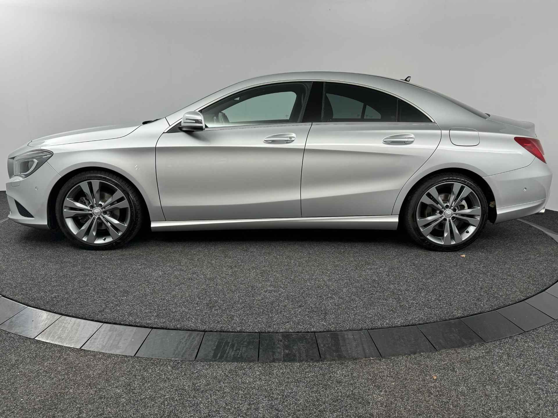 Mercedes-Benz CLA-klasse 180 Ambition Navigatie | Sportstoelen | Stoelverwarming | - 35/44