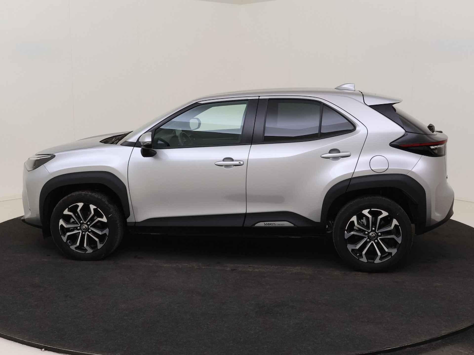 Toyota Yaris Cross 1.5 Hybrid Dynamic Navigatie Clima Velgen Carplay - 22/37