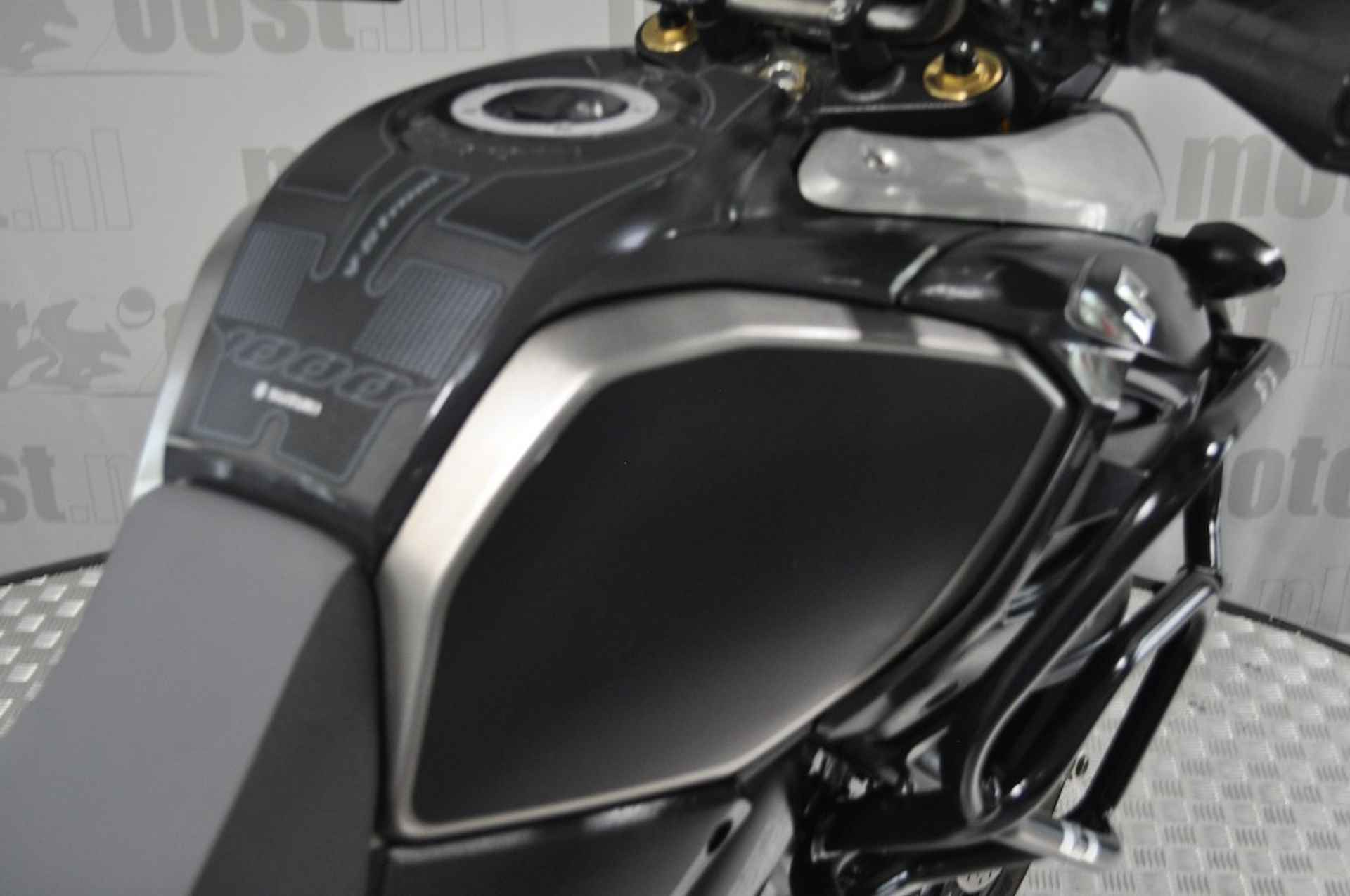 SUZUKI Dl 1000   Abs V-STROM - 17/19