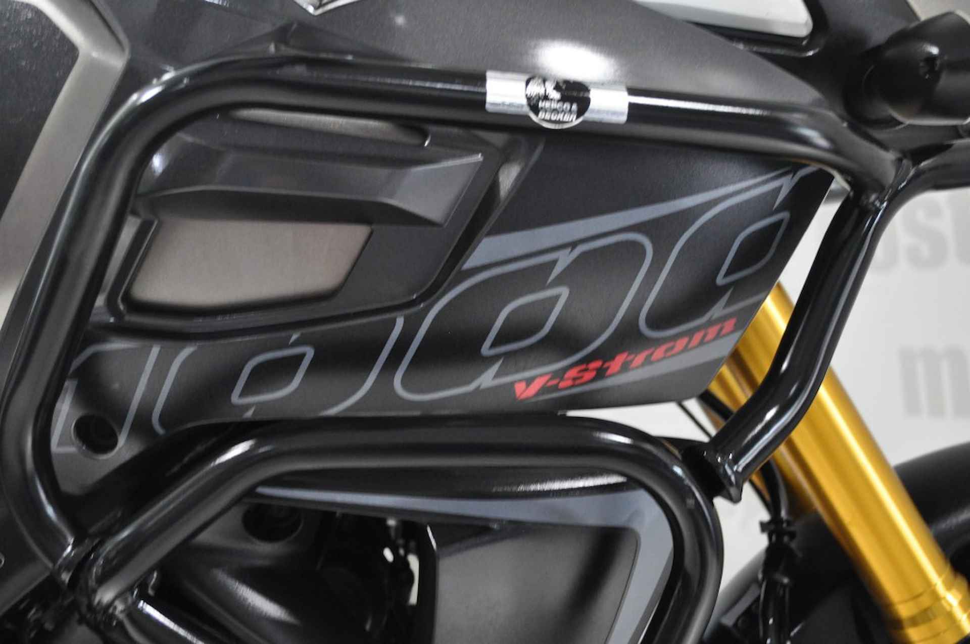 SUZUKI Dl 1000   Abs V-STROM - 18/19