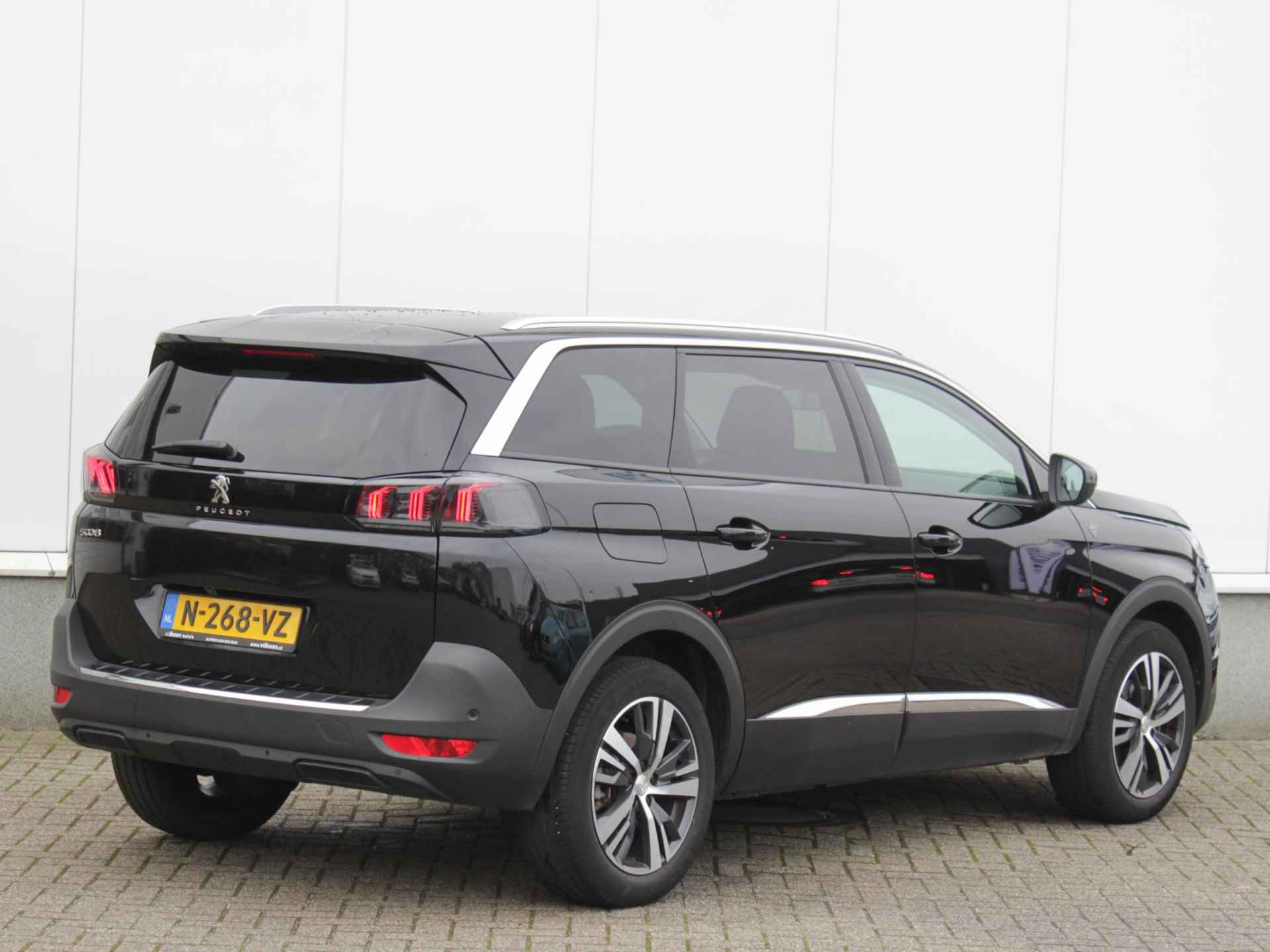 Peugeot 5008 1.2 PureTech Road Trip 7P Automaat | Navi | Cruise | Clima | Camera | Park sens | Lm-Velgen - 3/32