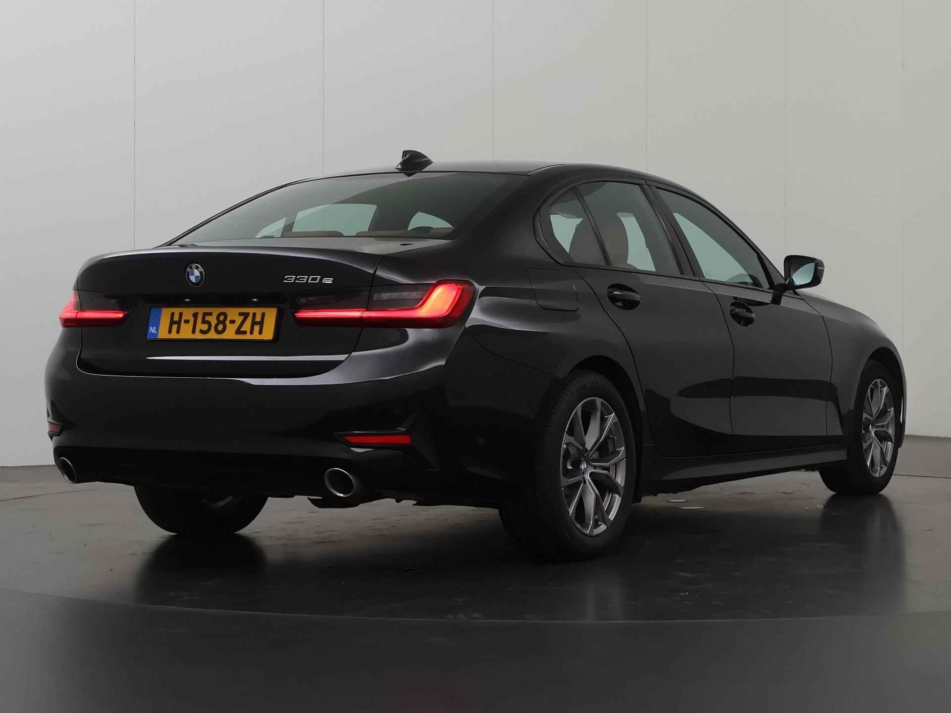 BMW 3-serie 330e eDrive Edition | Nieuw Model | Digitaal Dashboard | LED | Apple CarPlay | Sportstoelen | Lederen Interieur | Stoelverwarming | Camera | DAB | - 3/47