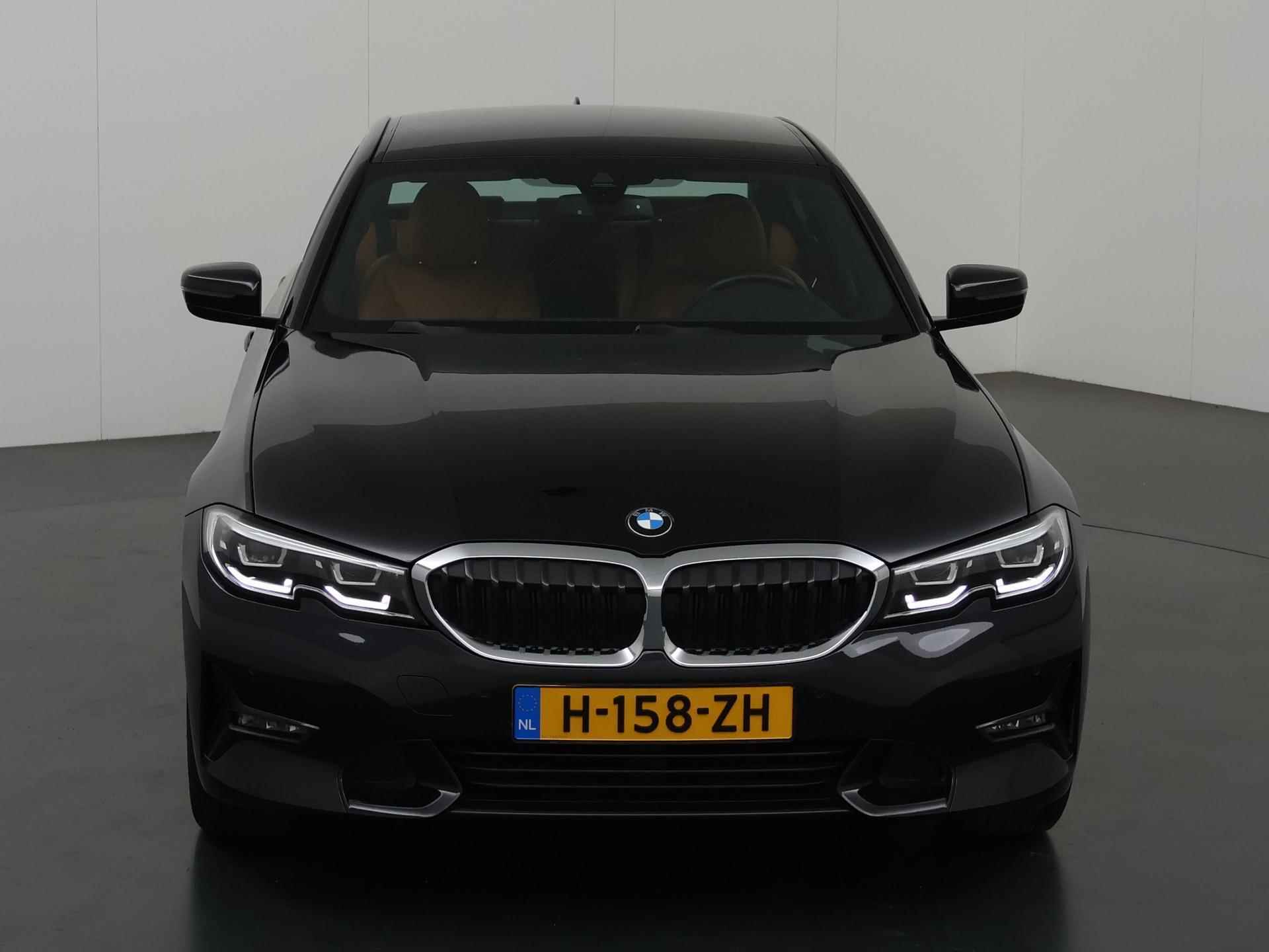 BMW 3-serie 330e eDrive Edition | Nieuw Model | Digitaal Dashboard | LED | Apple CarPlay | Sportstoelen | Lederen Interieur | Stoelverwarming | Camera | DAB | - 4/47