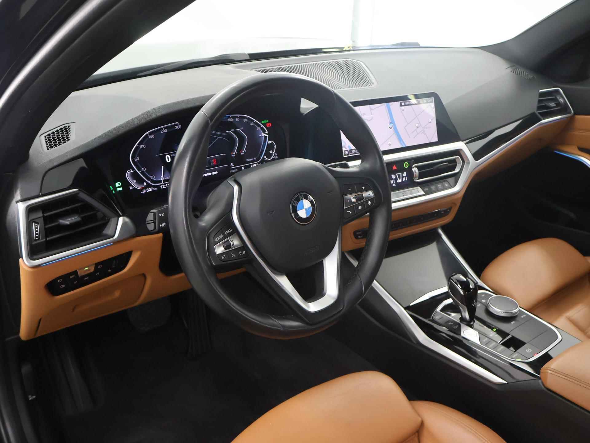 BMW 3-serie 330e eDrive Edition | Nieuw Model | Digitaal Dashboard | LED | Apple CarPlay | Sportstoelen | Lederen Interieur | Stoelverwarming | Camera | DAB | - 8/47