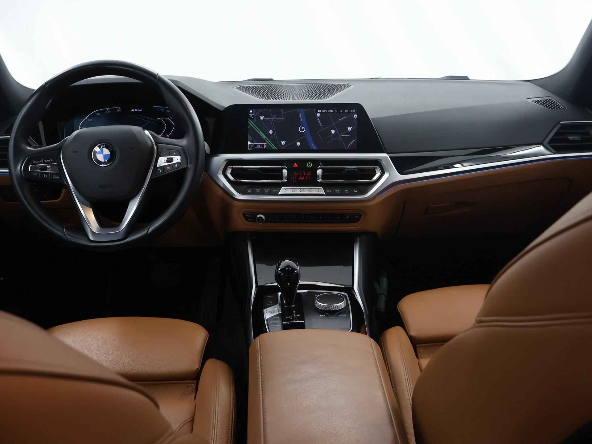 BMW 3-serie 330e eDrive Edition | Nieuw Model | Digitaal Dashboard | LED | Apple CarPlay | Sportstoelen | Lederen Interieur | Stoelverwarming | Camera | DAB | - 9/47