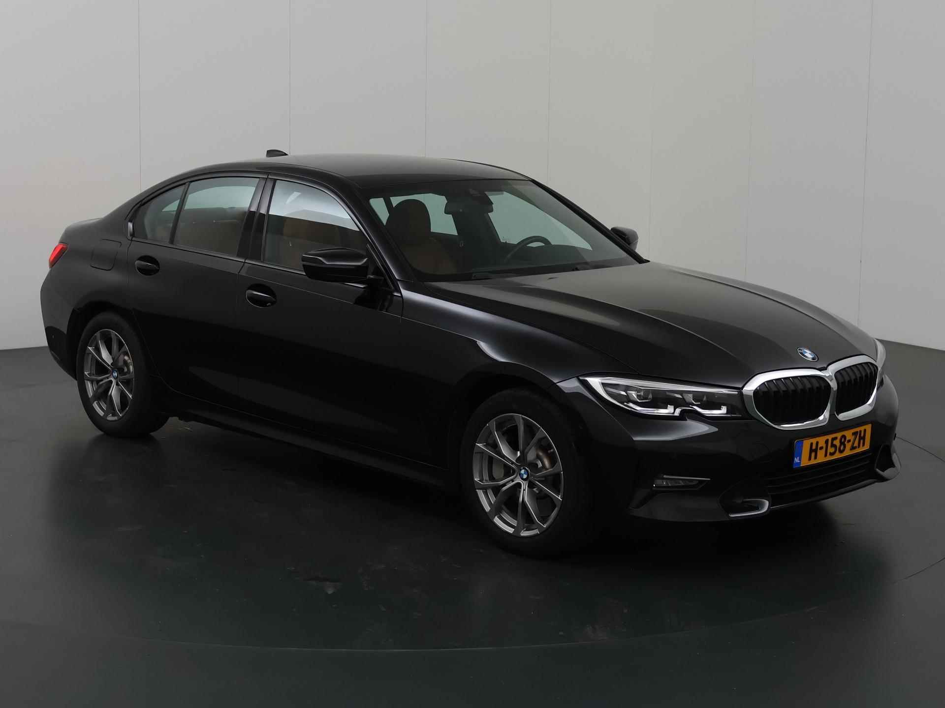 BMW 3-serie 330e eDrive Edition | Nieuw Model | Digitaal Dashboard | LED | Apple CarPlay | Sportstoelen | Lederen Interieur | Stoelverwarming | Camera | DAB | - 24/47