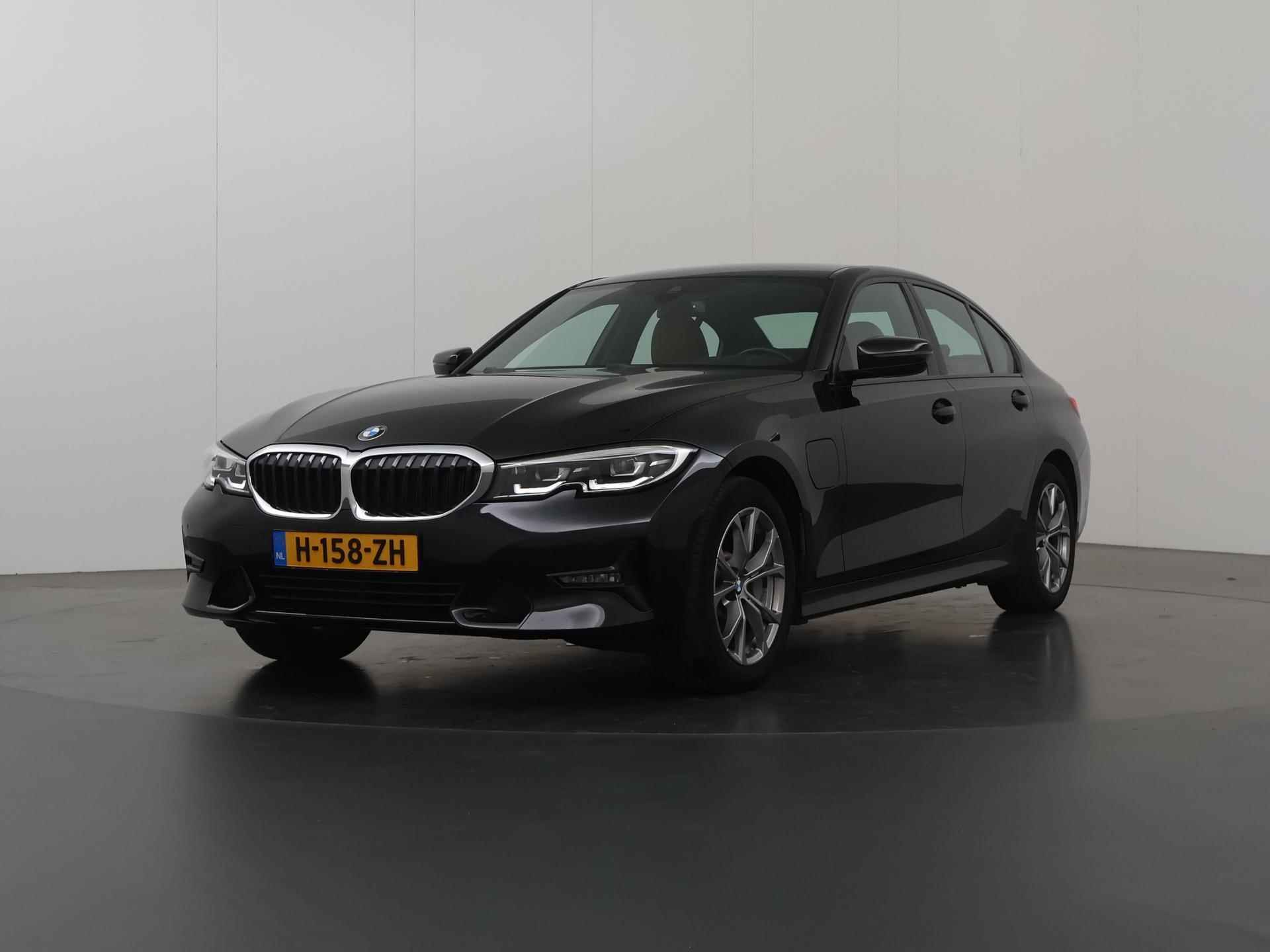 BMW 3-serie 330e eDrive Edition | Nieuw Model | Digitaal Dashboard | LED | Apple CarPlay | Sportstoelen | Lederen Interieur | Stoelverwarming | Camera | DAB | - 47/47