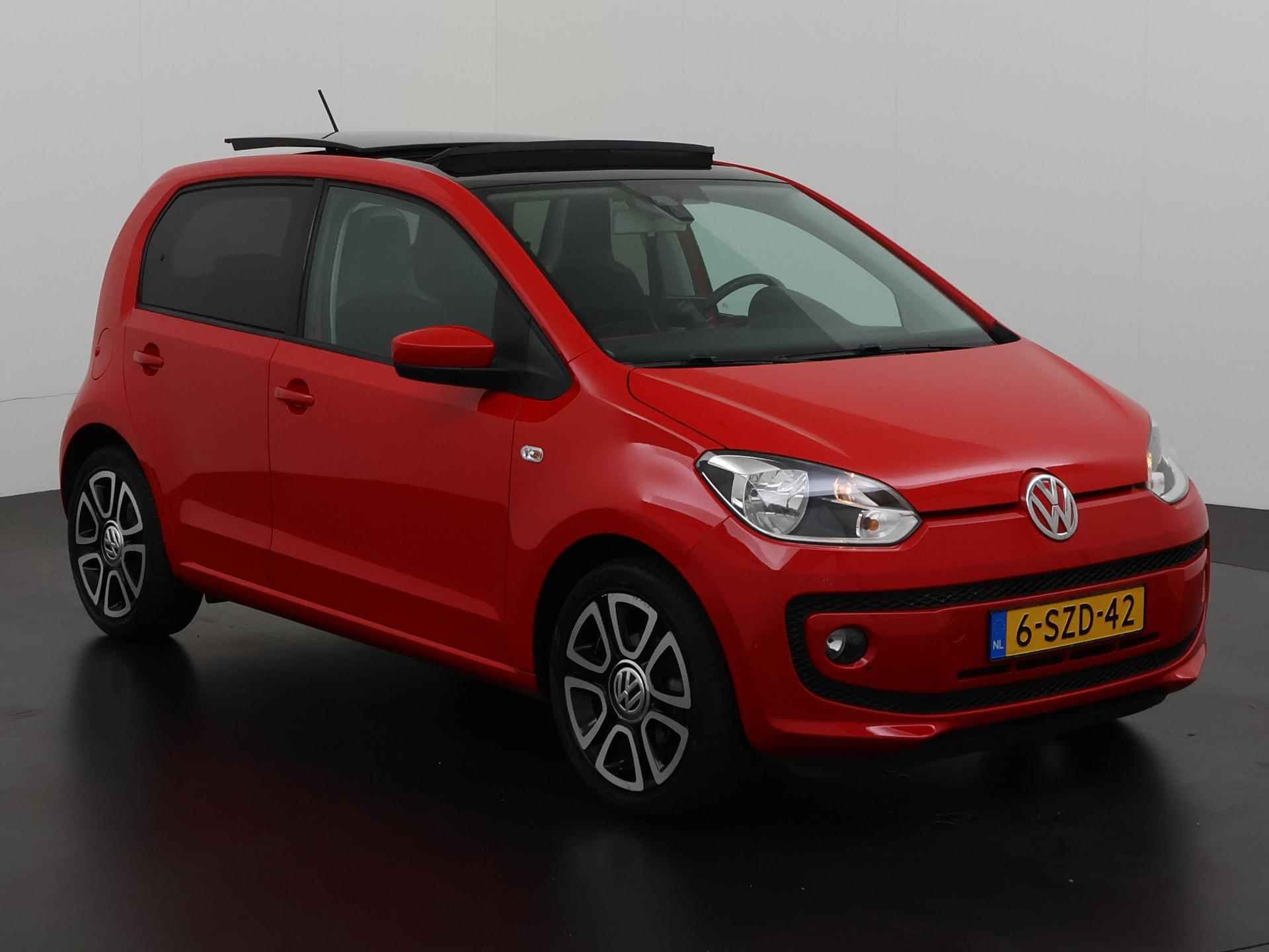 Volkswagen Up! 1.0 high up! BlueMotion | Panoramadak | Parkeersensor | Lichtmetalen Velgen | Zondag Open! - 26/32