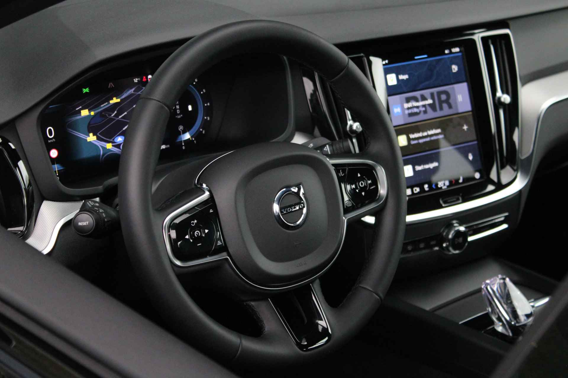 Volvo S60 B4 Plus Dark | HEICO SPORTIV | Panoramadak | Harman/Kardon | Sportstoelen | Adaptive Cruise | BLIS | 20-Inch | Trekhaak - 23/49