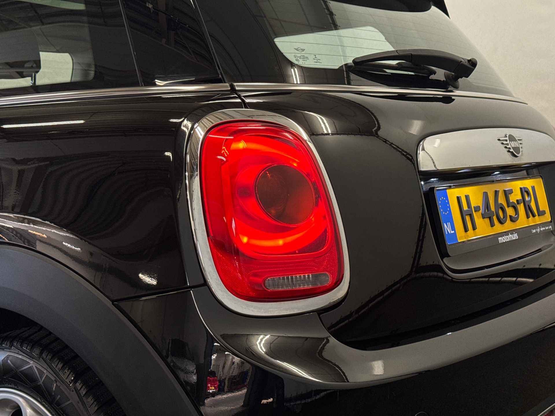 Mini Mini 3-Deurs (f56) 1.5 COOPER CHROME LINE BUSINESS 136PK NAVI SCHUIFDAK TEL CRUISE PDC NAP - 8/27