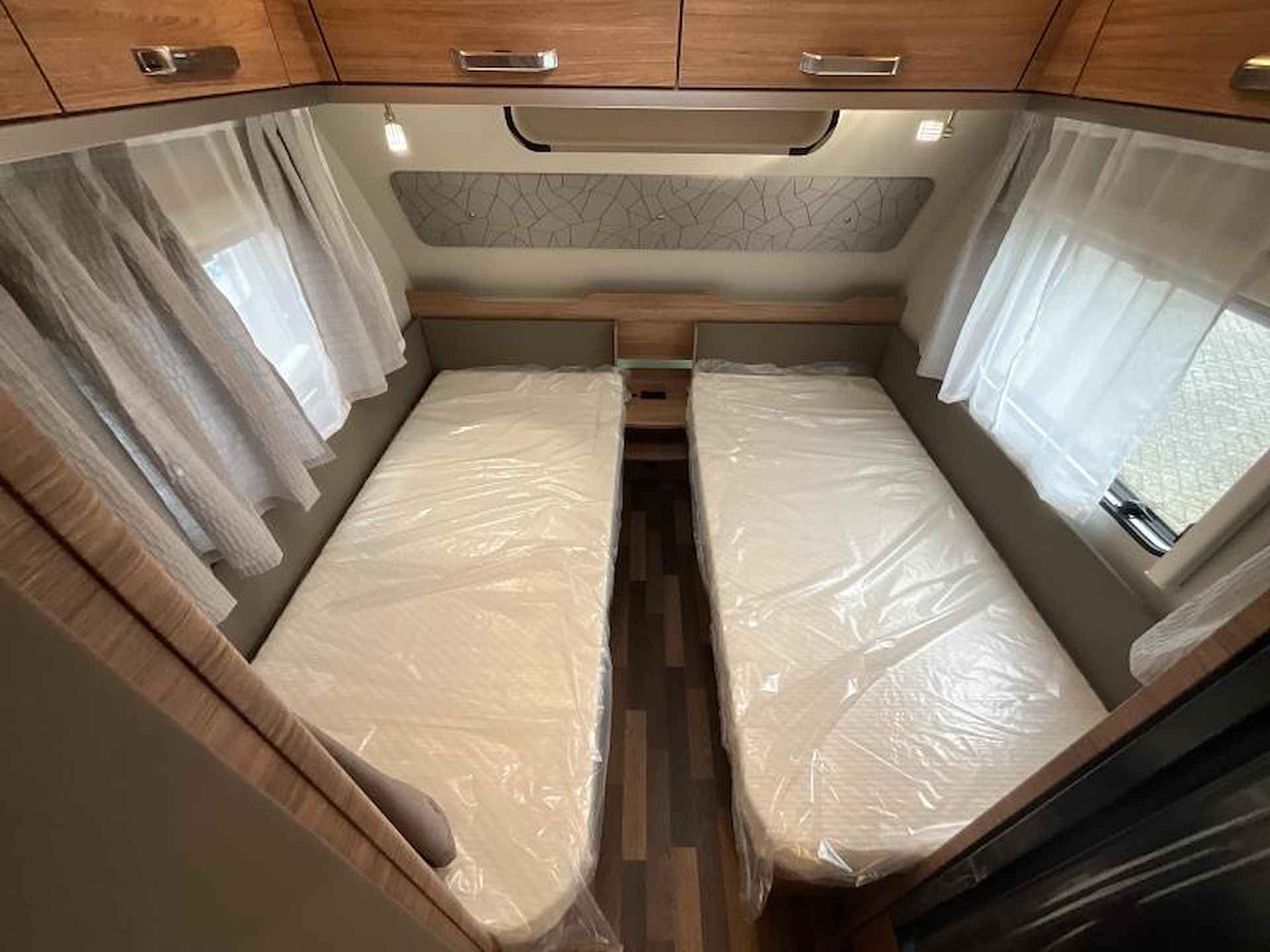 Weinsberg CaraOne Edition HOT  540 EUH - HEFBED - 6 PERS - 12/15