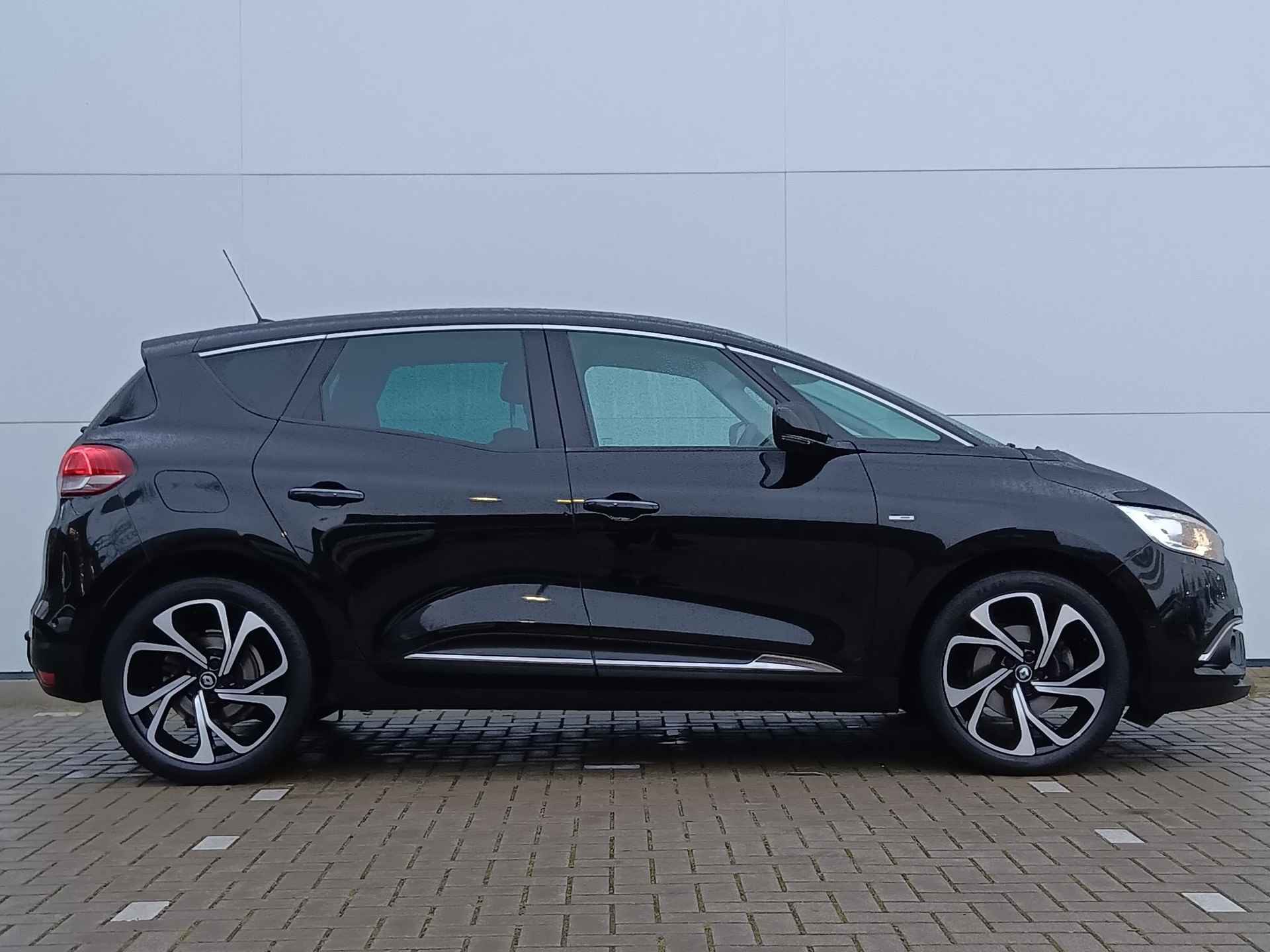 Renault Scénic 1.2 TCe 130 Bose | Panoramadak | Achteruitrijcamera | Stoelverwarming | Trekhaak - 13/39