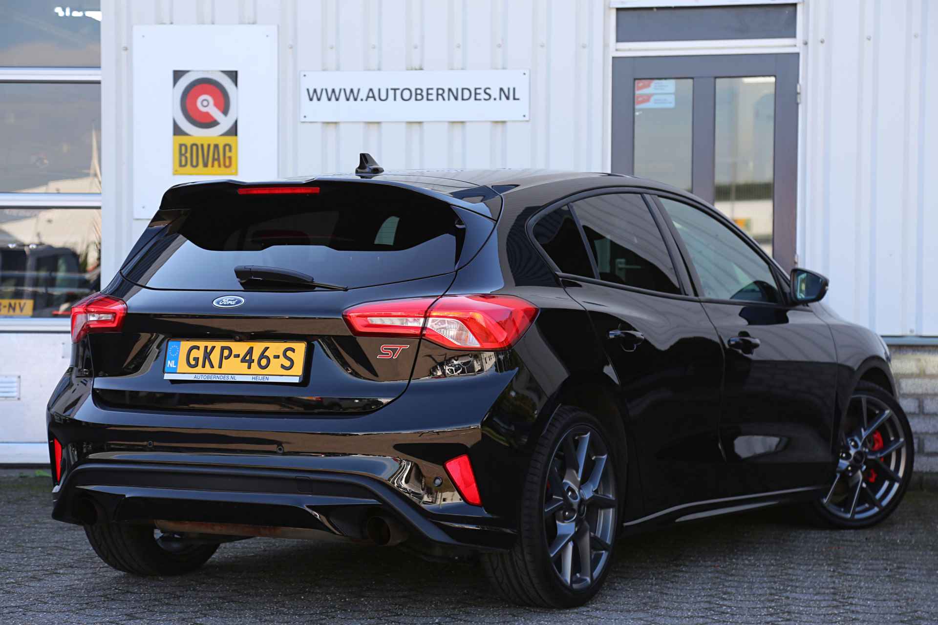 Ford Focus 2.3 EcoBoost ST 280PK*Perfect Ford Onderh.*1ste Eig.*BTW*Digi Klokken/B&O/Recaro/Stoelverw./Stuurverw./Keyless Entry+Go/Apple Ca - 2/63