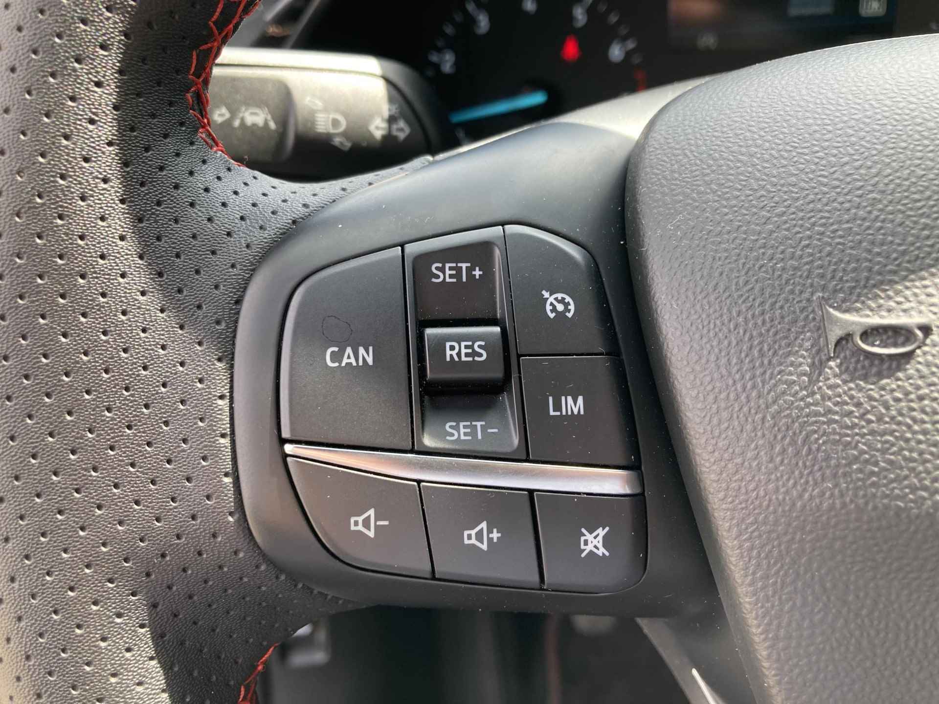 Ford Fiesta ST-Line 1.0 Hybrid 125PK | Stoel, Stuurwiel- én Voorruitverwarming | Parkeer sensoren achter | Apple Carplay | Android Auto | - 11/25