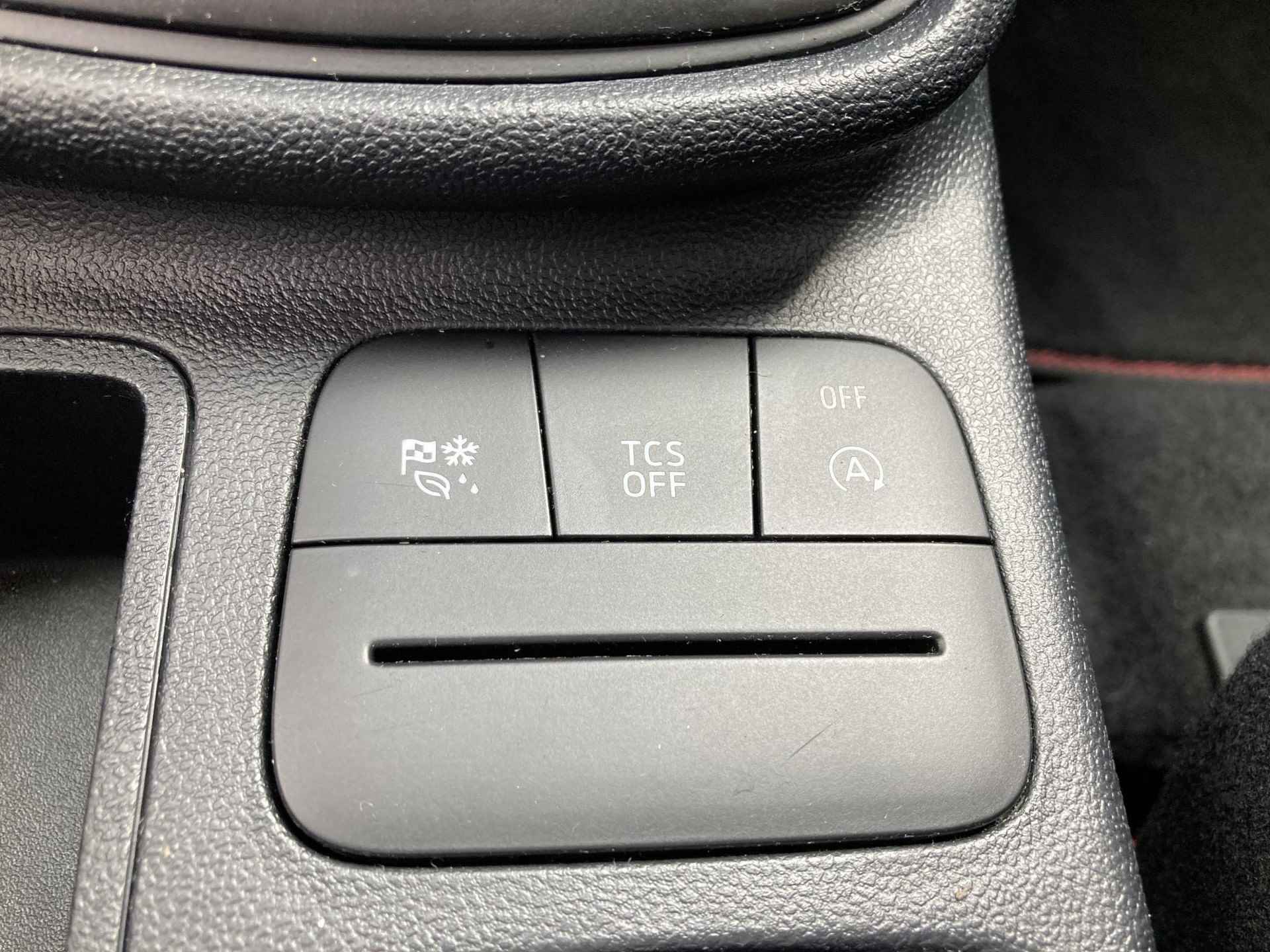 Ford Fiesta ST-Line 1.0 Hybrid 125PK | Stoel, Stuurwiel- én Voorruitverwarming | Parkeer sensoren achter | Apple Carplay | Android Auto | - 17/25