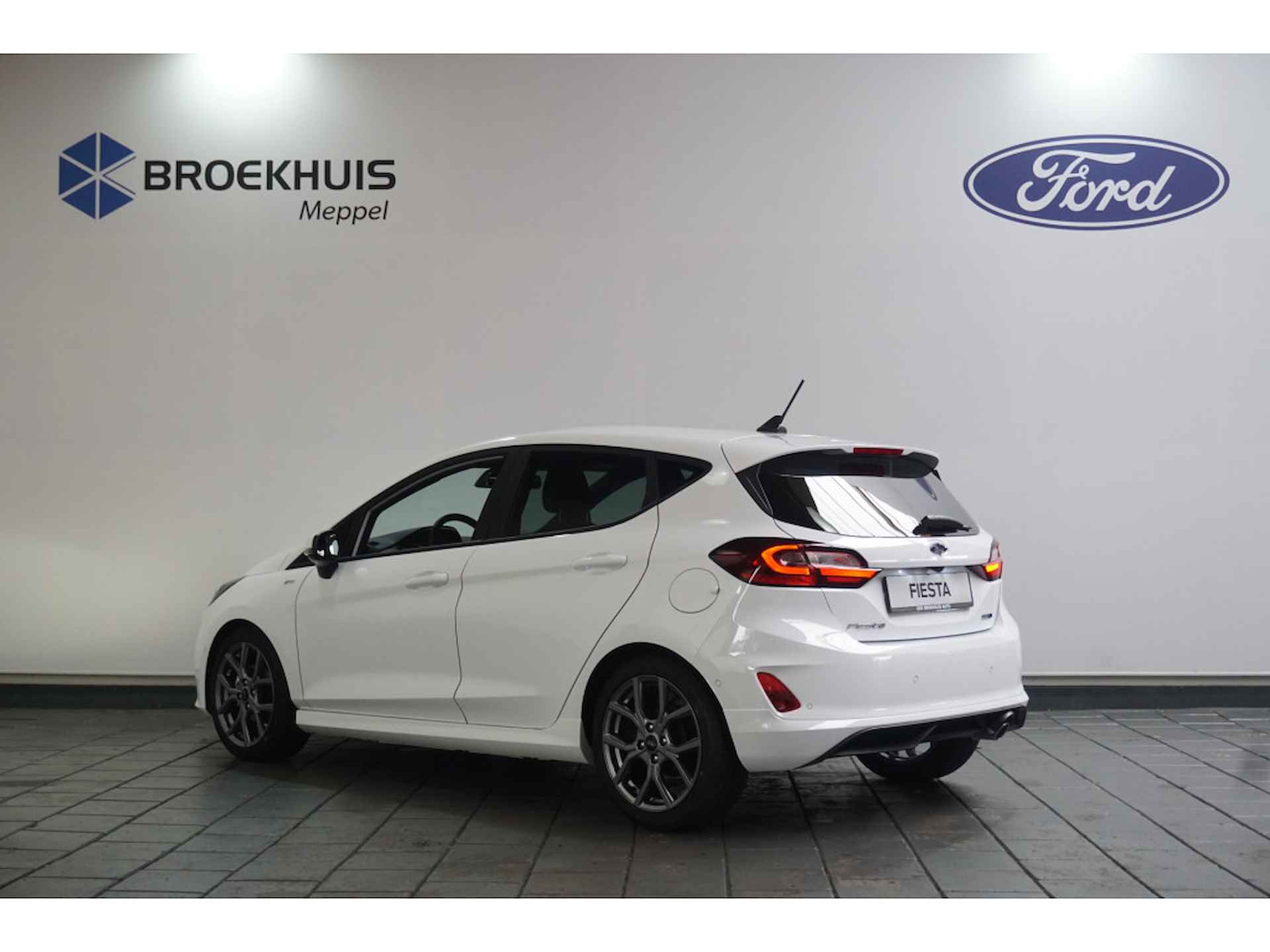 Ford Fiesta 1.0 EcoBoost Hybrid ST-Line X | 125pk! | Winter Pakket | B&O | Draadloze Telefoonlader | Camera | PDC Voor & Achter | All-Season - 6/20