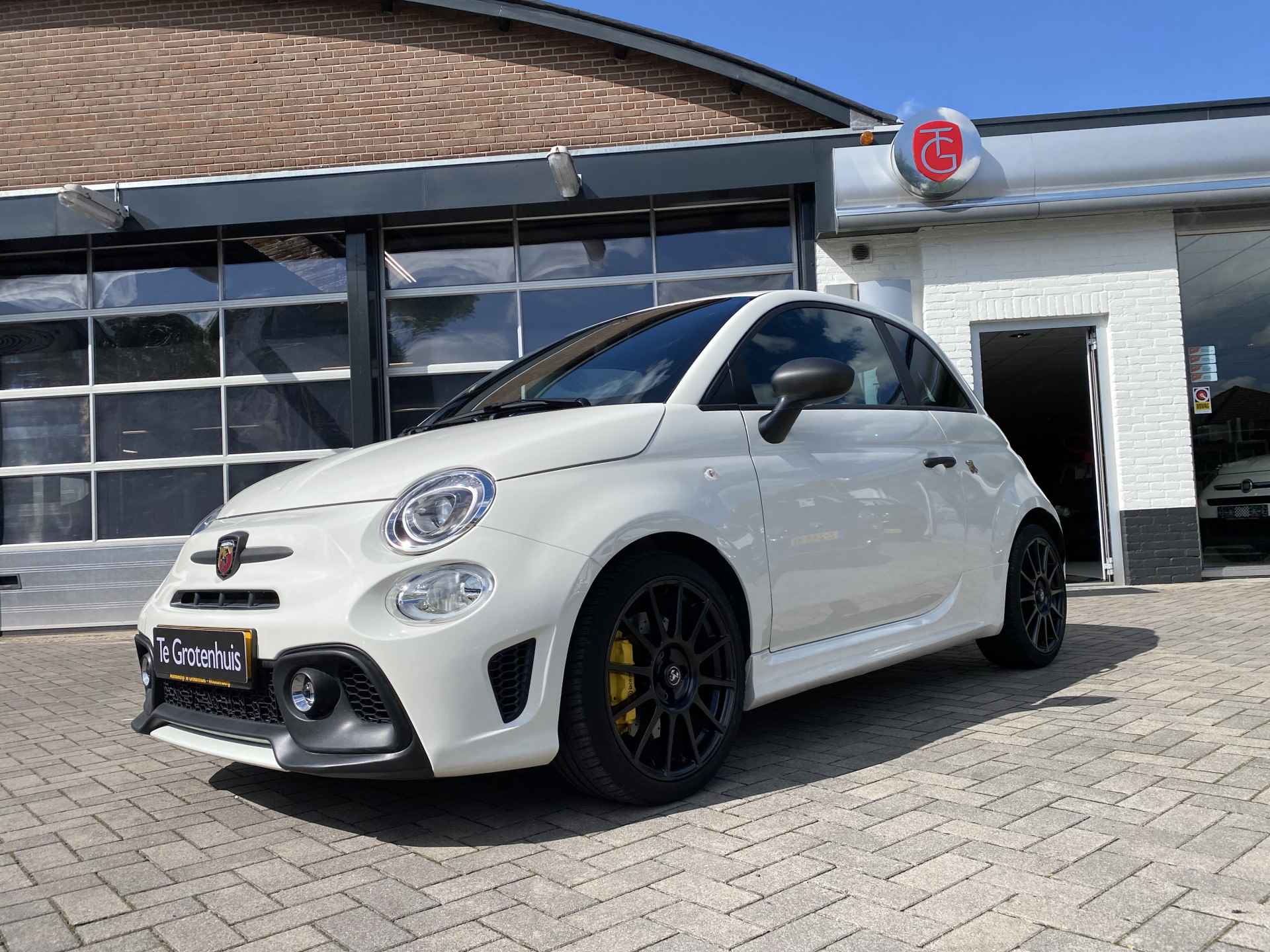 Abarth 695 Fiat / Abarth 695 COMPETIZIONE 1.4T 180PK | SABELT | - 2/30