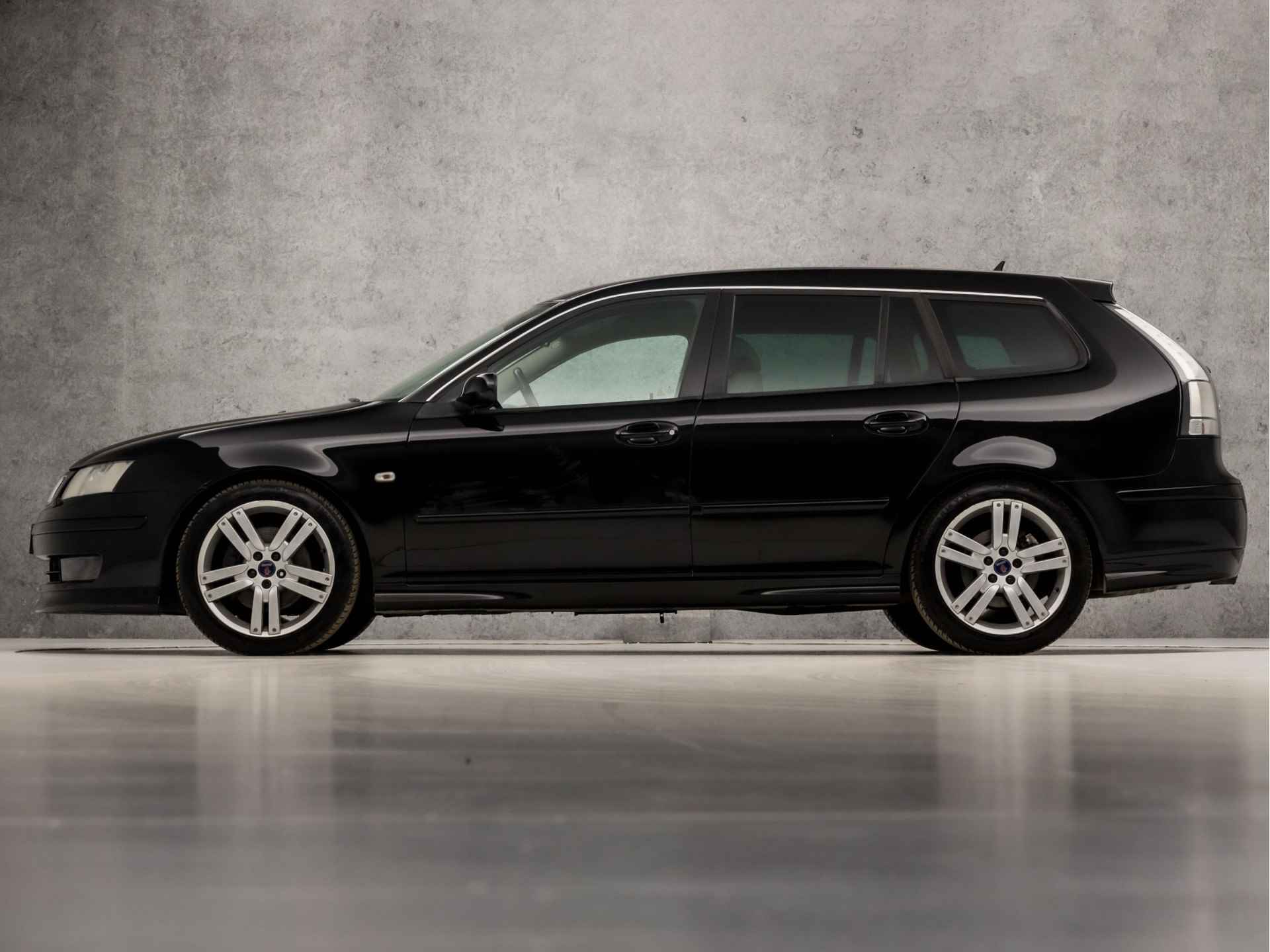 Saab 9-3 Sport Estate 2.8 V6 T Aero Sport 251Pk (YOUNGTIMER, ELEK STOELEN, LOGISCH NAP, STOELVERWARMING, SKILUIK, LEDEREN SPORTSTOELEN, CRUISE CONTROL, GETINT GLAS) - 2/30