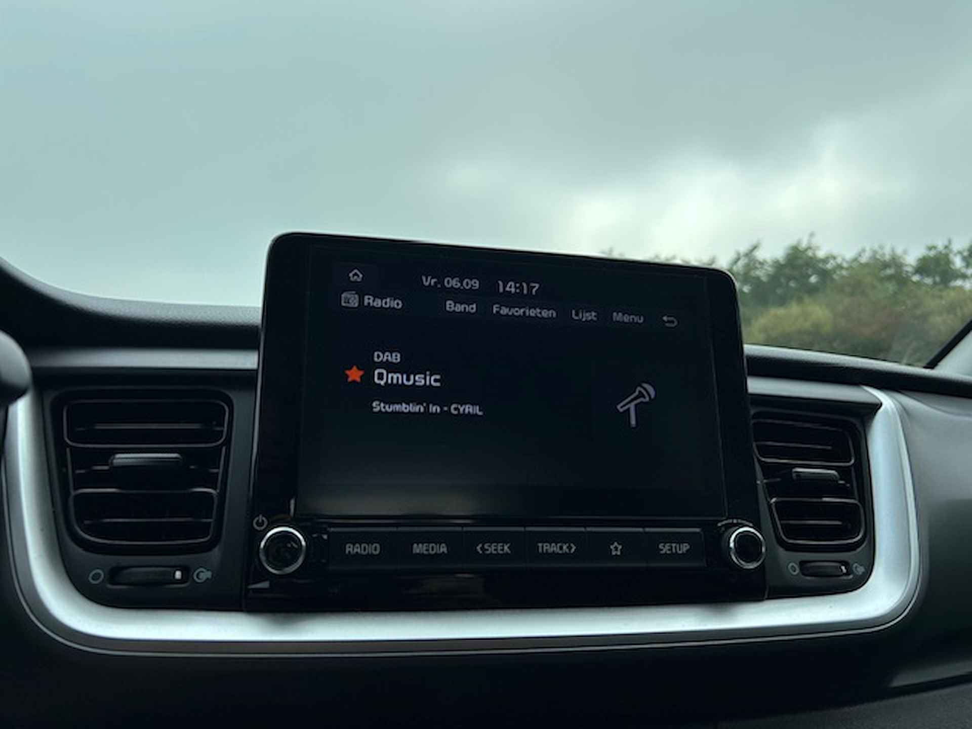 KIA Stonic 1.0 T-GDi 100pk DynamicLine | Apple carplay / Android auto | Trekhaak | Camera | Pdc | LM velgen | NAP | Rijklaar prijs! - 20/25