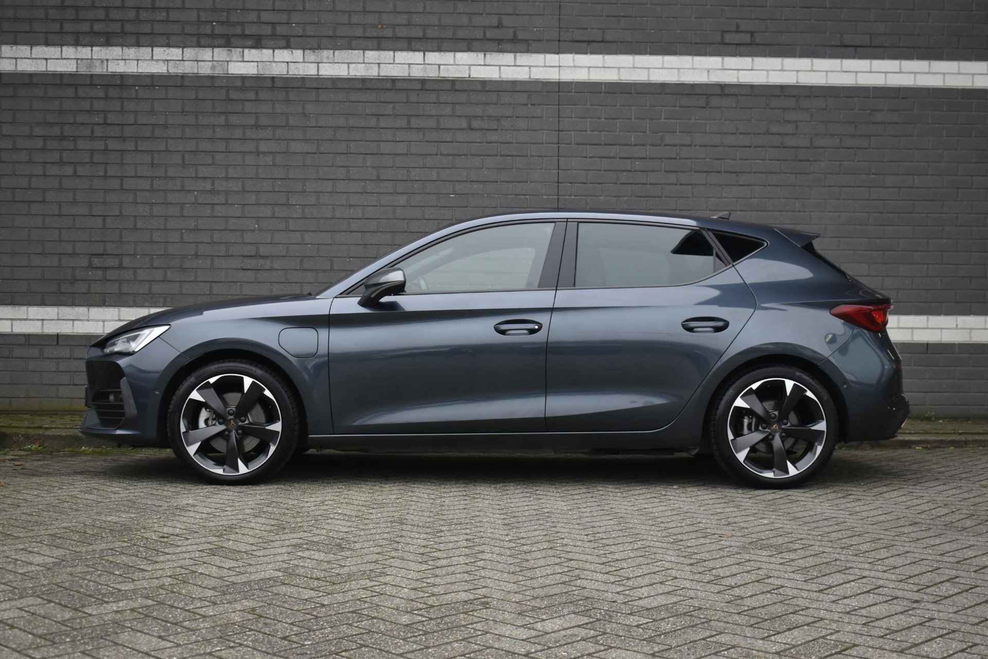 CUPRA Leon 1.4 e-Hybrid VZ Business / PHEV / Stoel - Stuurverwarming / Sfeerverlichting / Carplay - 5/45