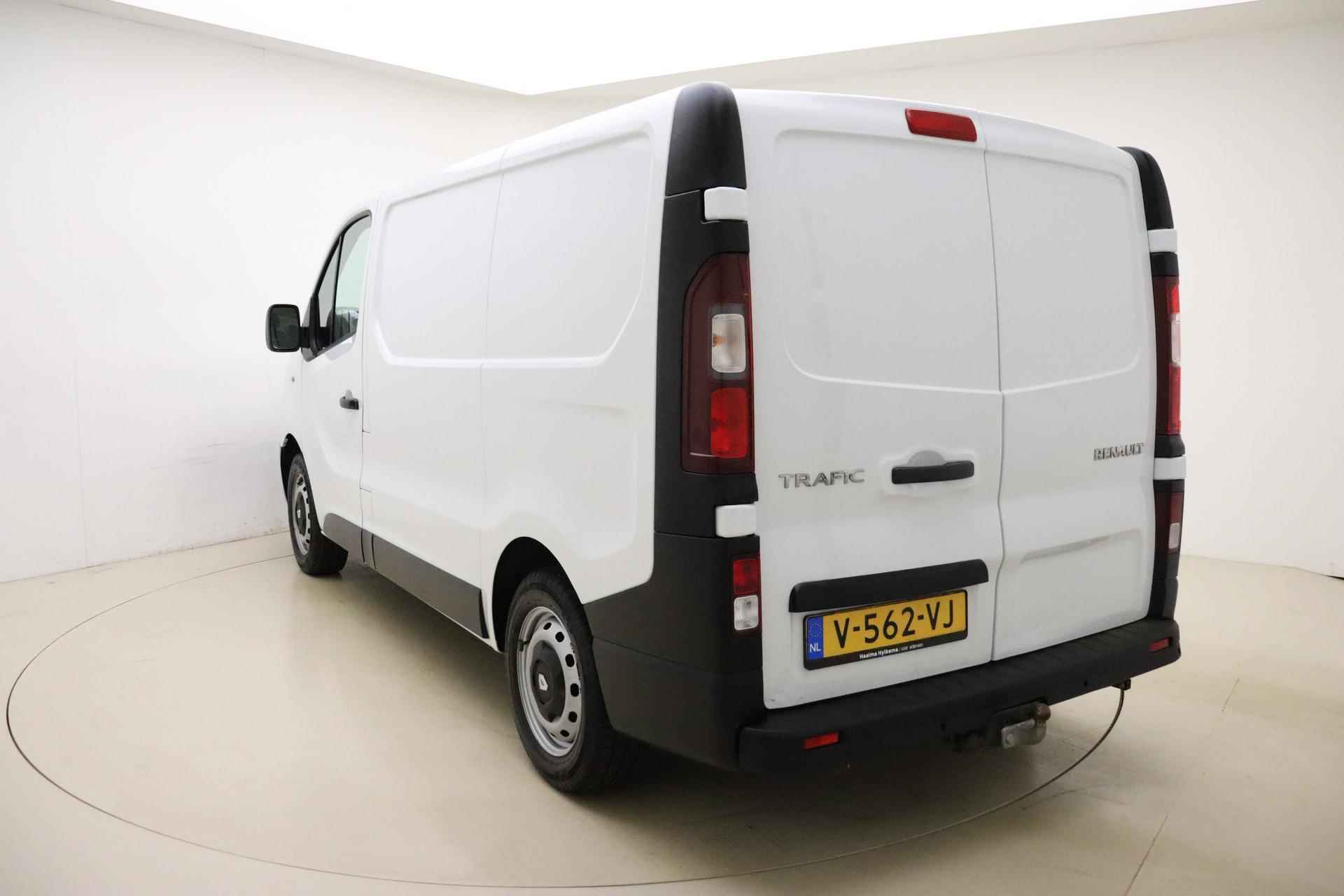 Renault Trafic 1.6 dCi 95pk T27 L1H1 Comfort | 3 Zitplaatsen | | Airco | Bluetooth | Cruise control | Electrische ramen | Trekhaak | Zijschuifdeur - 10/27