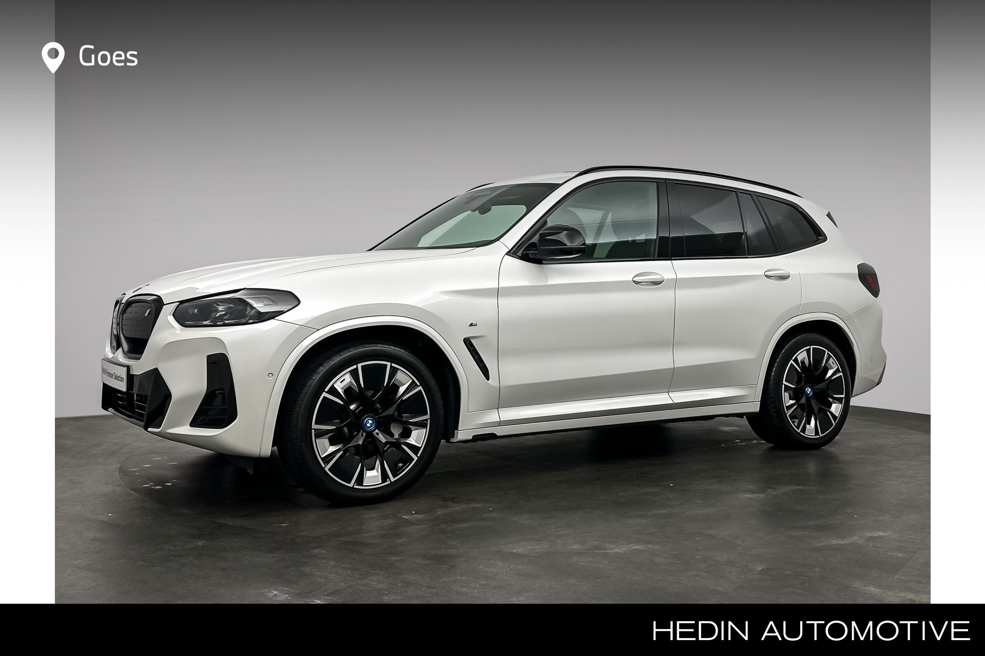 BMW iX3 High Executive 80 kWh | Shadow Line Pack | Extra getint glas achter | Elektrisch verstelbare lendensteun | Harman Kardon Surround Sound Systeem | Comfort telefoonvoorbereiding met draadloze oplaadmogelijkheid | BM