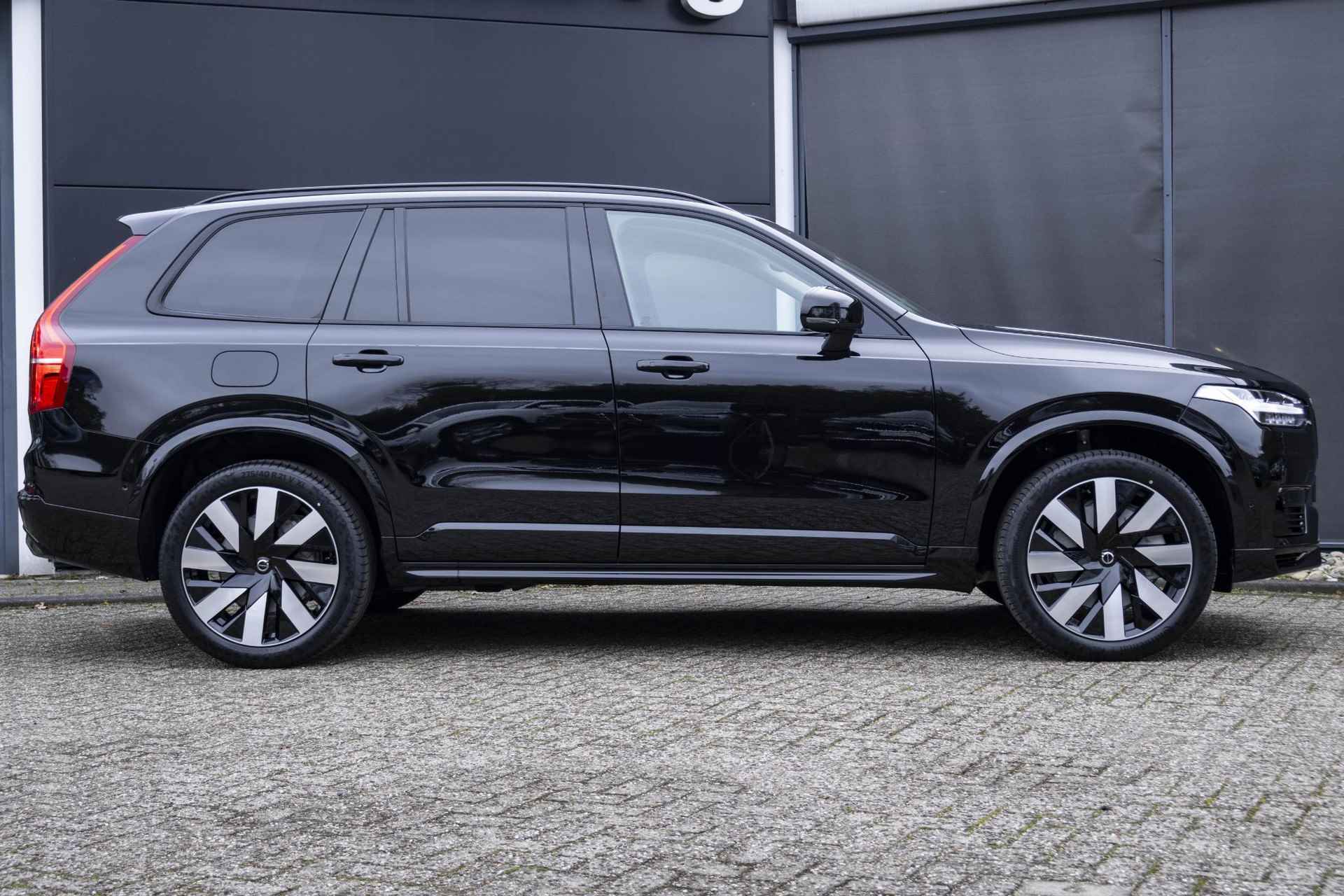 Volvo XC90 T8 Recharge AWD Ultra Dark | Stock Deal | Geventileerd Nappa Lederen Stoelen | Luchtvering | Bowers & Wilkins Premium Audio | 360° Camera | - 5/46