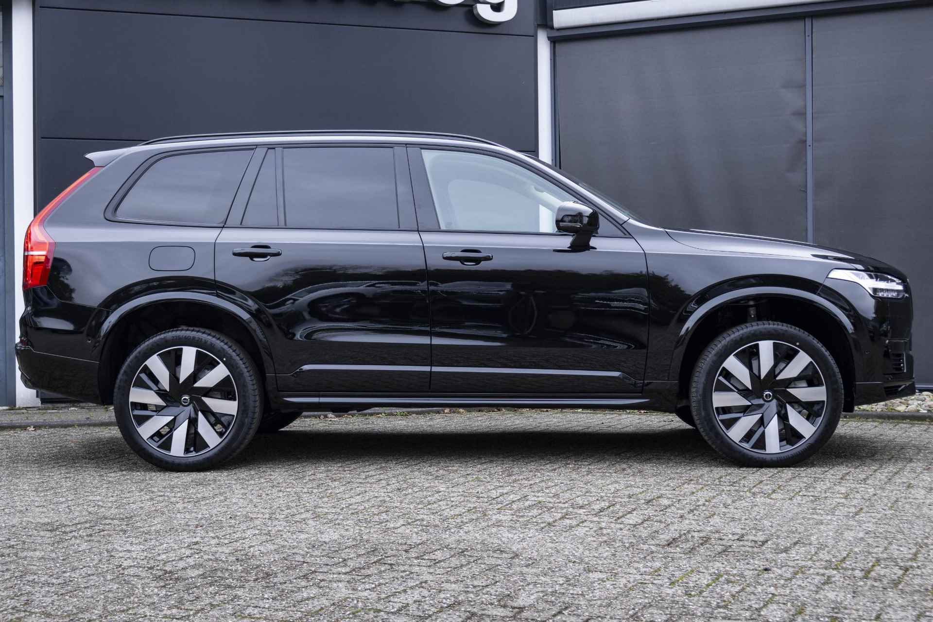 Volvo XC90 T8 Recharge AWD Ultra Dark | Stock Deal | Geventileerd Nappa Lederen Stoelen | Luchtvering | Bowers & Wilkins Premium Audio | 360° Camera | - 6/46