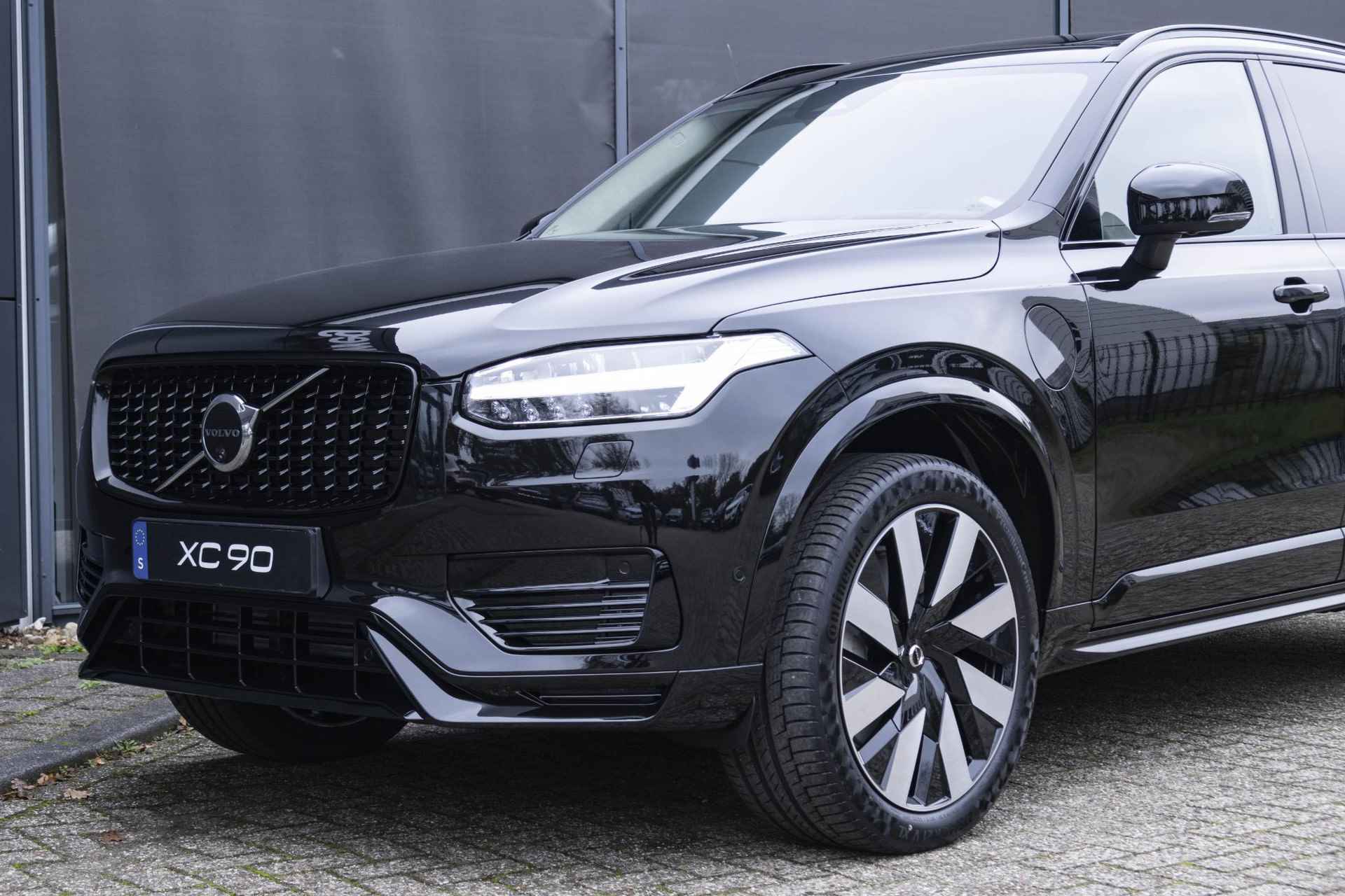 Volvo XC90 T8 Recharge AWD Ultra Dark | Stock Deal | Geventileerd Nappa Lederen Stoelen | Luchtvering | Bowers & Wilkins Premium Audio | 360° Camera | - 9/46