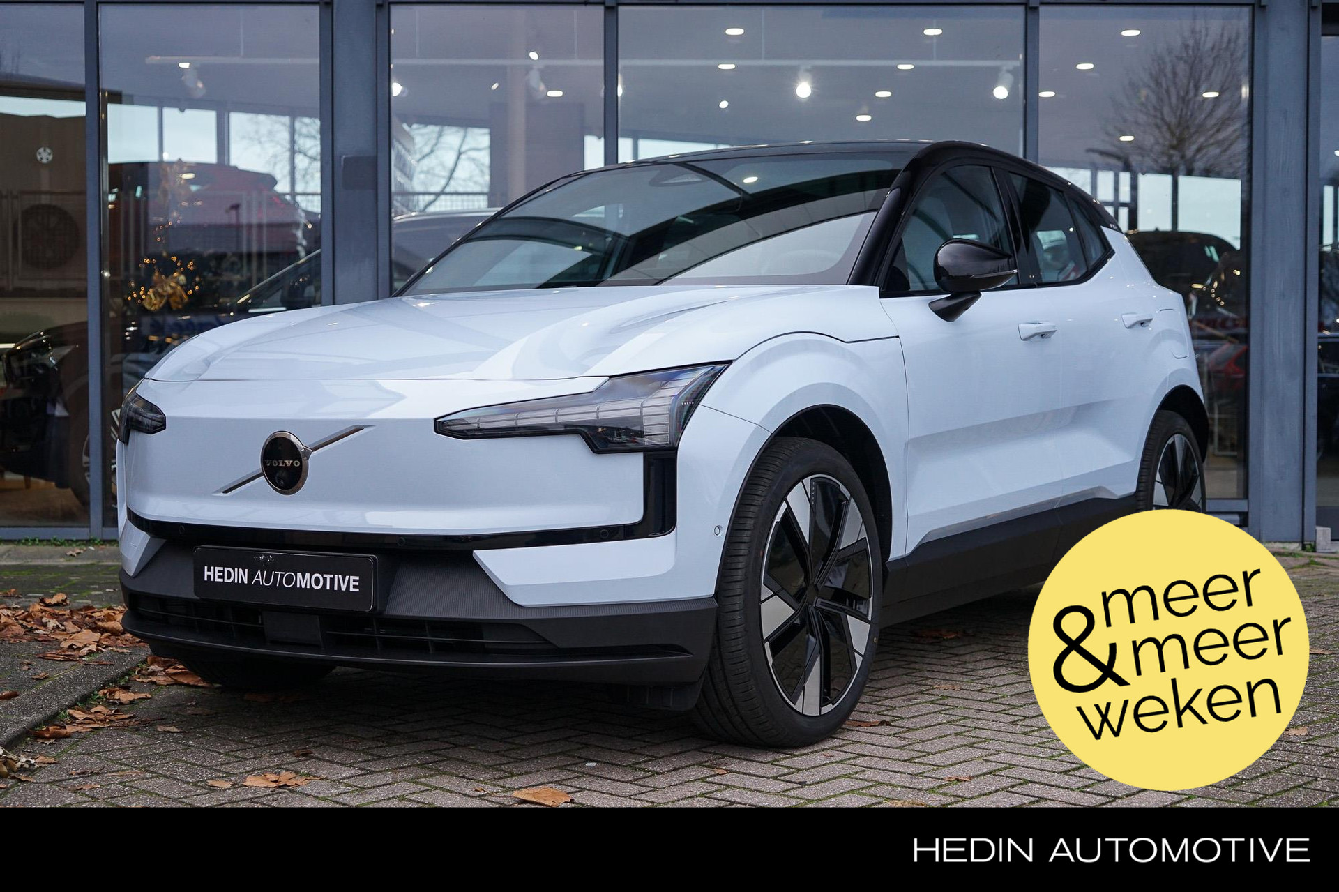 Volvo EX30 Twin Motor Performance Ultra 69 kWh Stoel + Stuurverwarming | Adaptieve Cruise + Pilot Assist | Google | BLIS | Panoramadak | Elektrisch verstelbare stoelen | Draadloos Apple Carplay