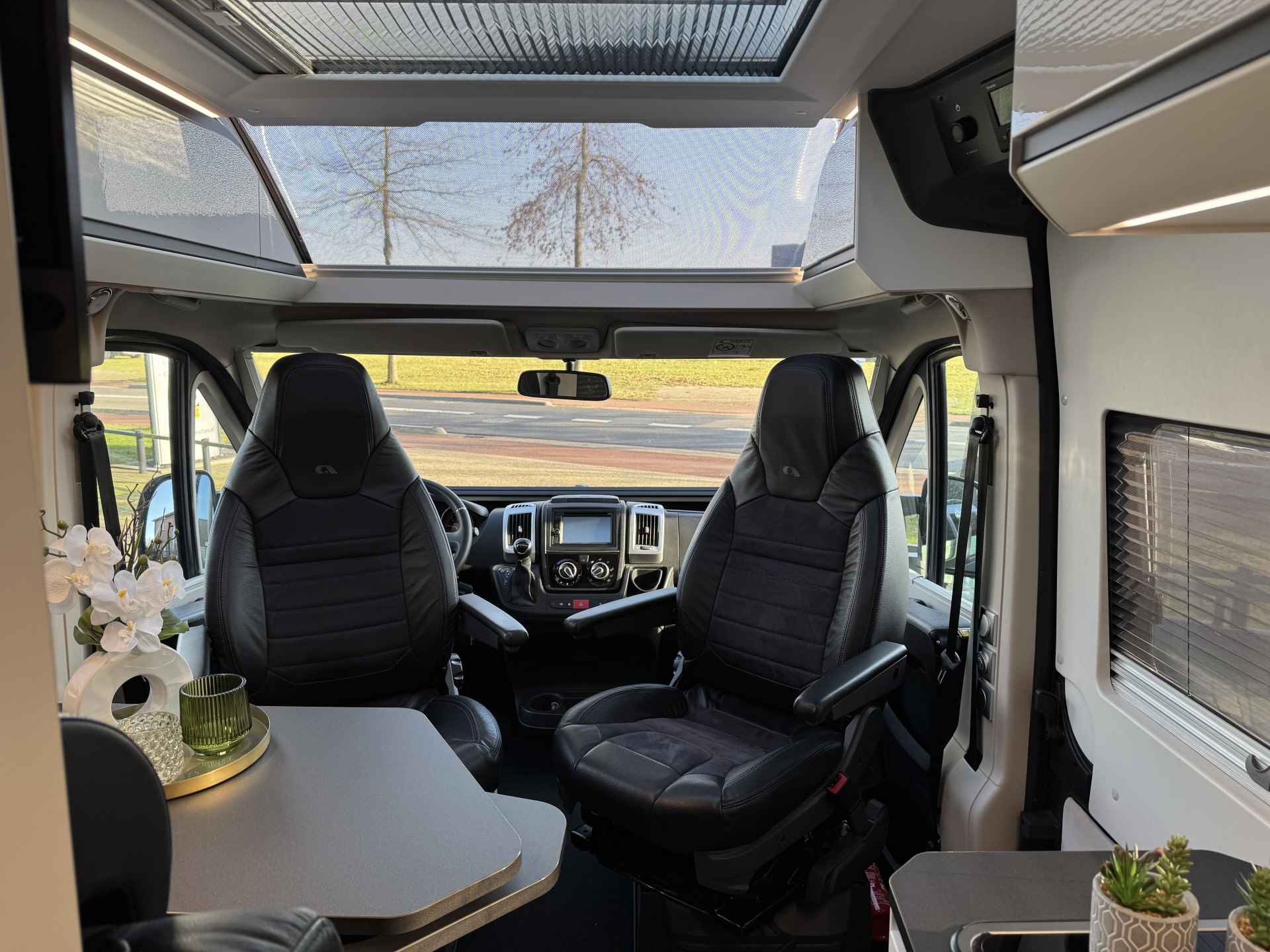 Adria Twin Supreme 640 SLB 160 pk AUTOMAAT 9-Traps Euro6 Fiat Ducato **Enkele lengtebedden/4 zitplaatsen/Luifel/Thule Vent/Trekhaak/Sl - 21/32