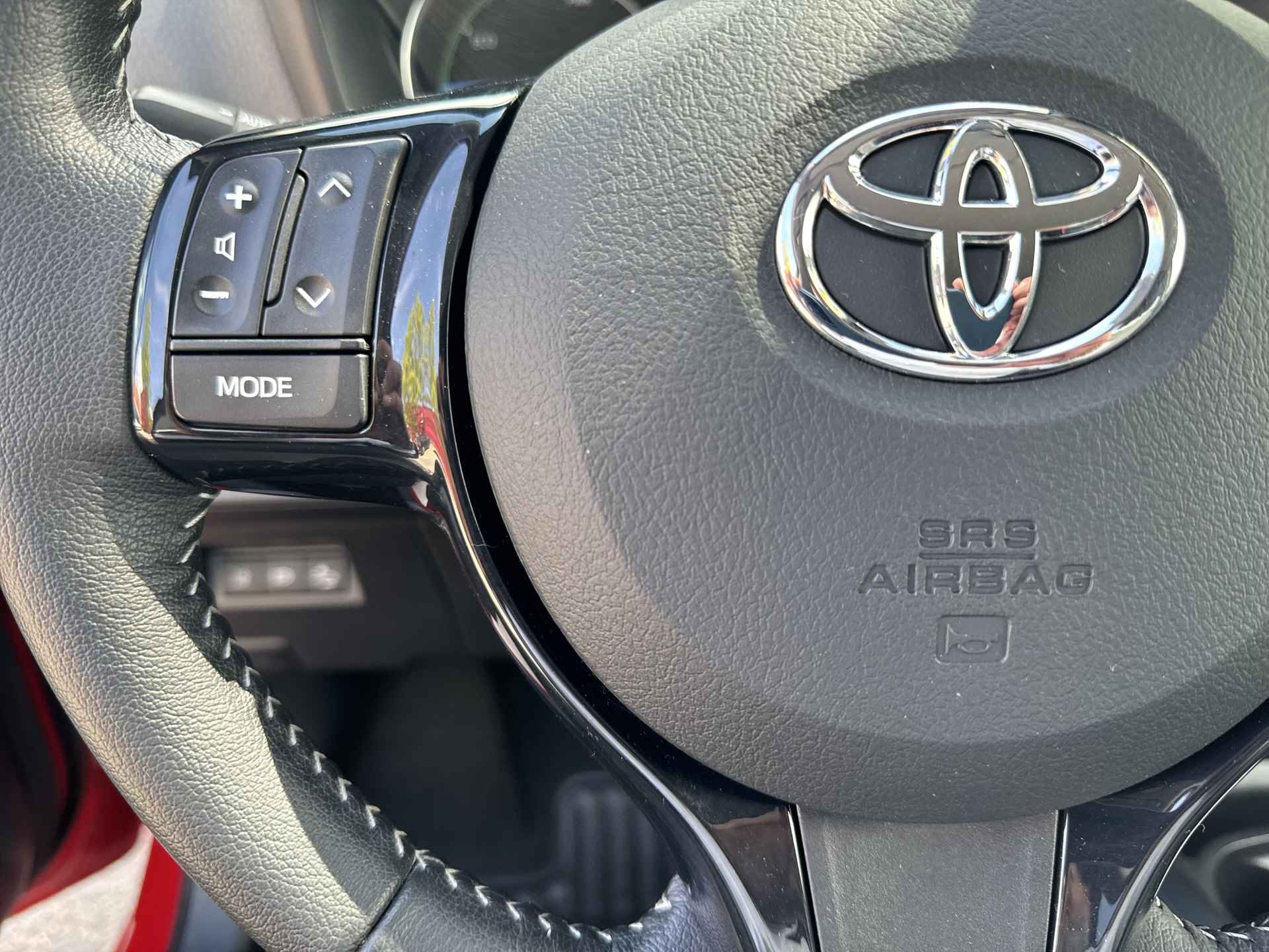 Toyota Yaris 1.5 Hybrid Dynamic | 06-10141018 Voor meer informatie - 25/35