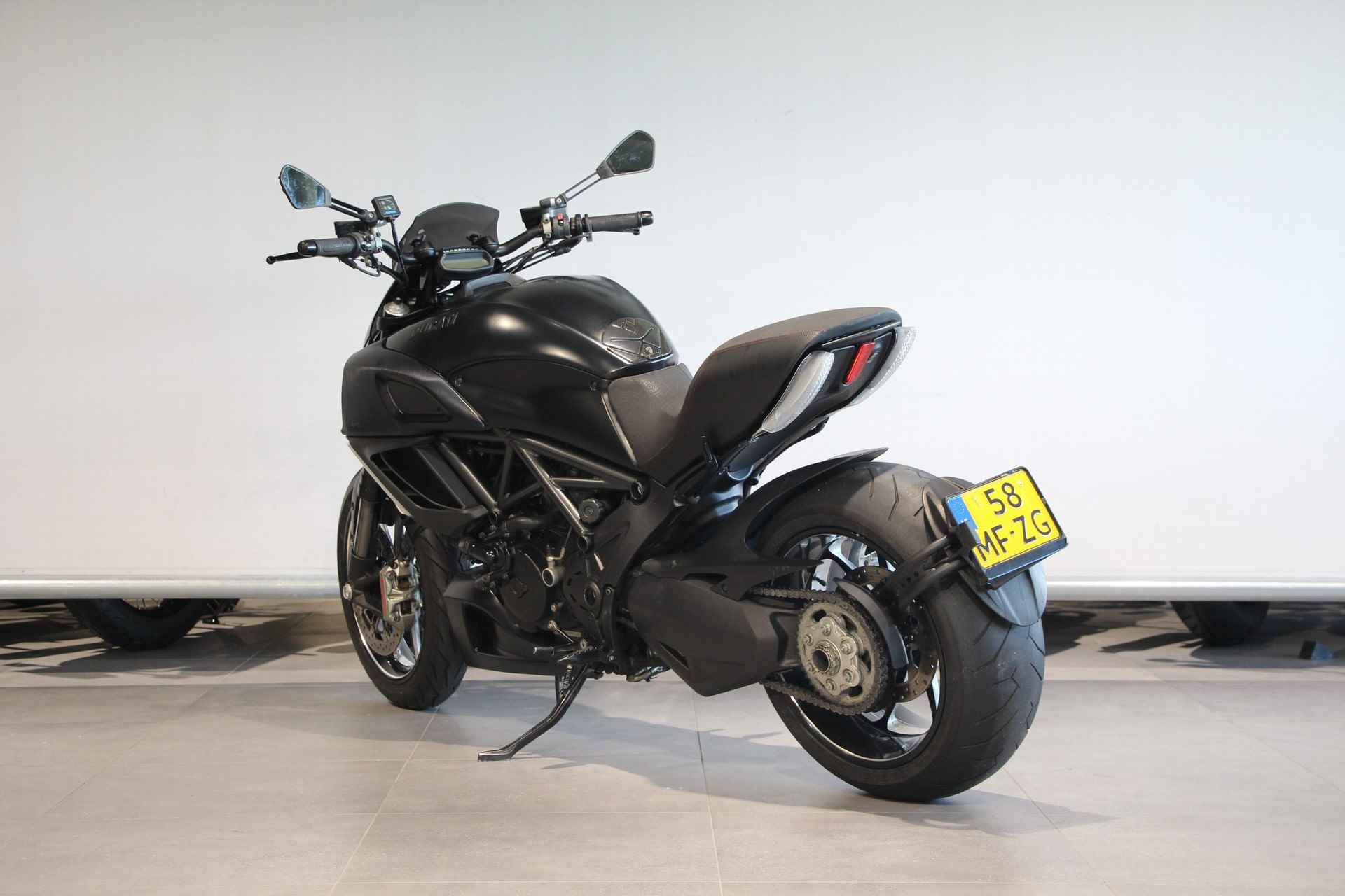 Ducati DIAVEL - 6/11