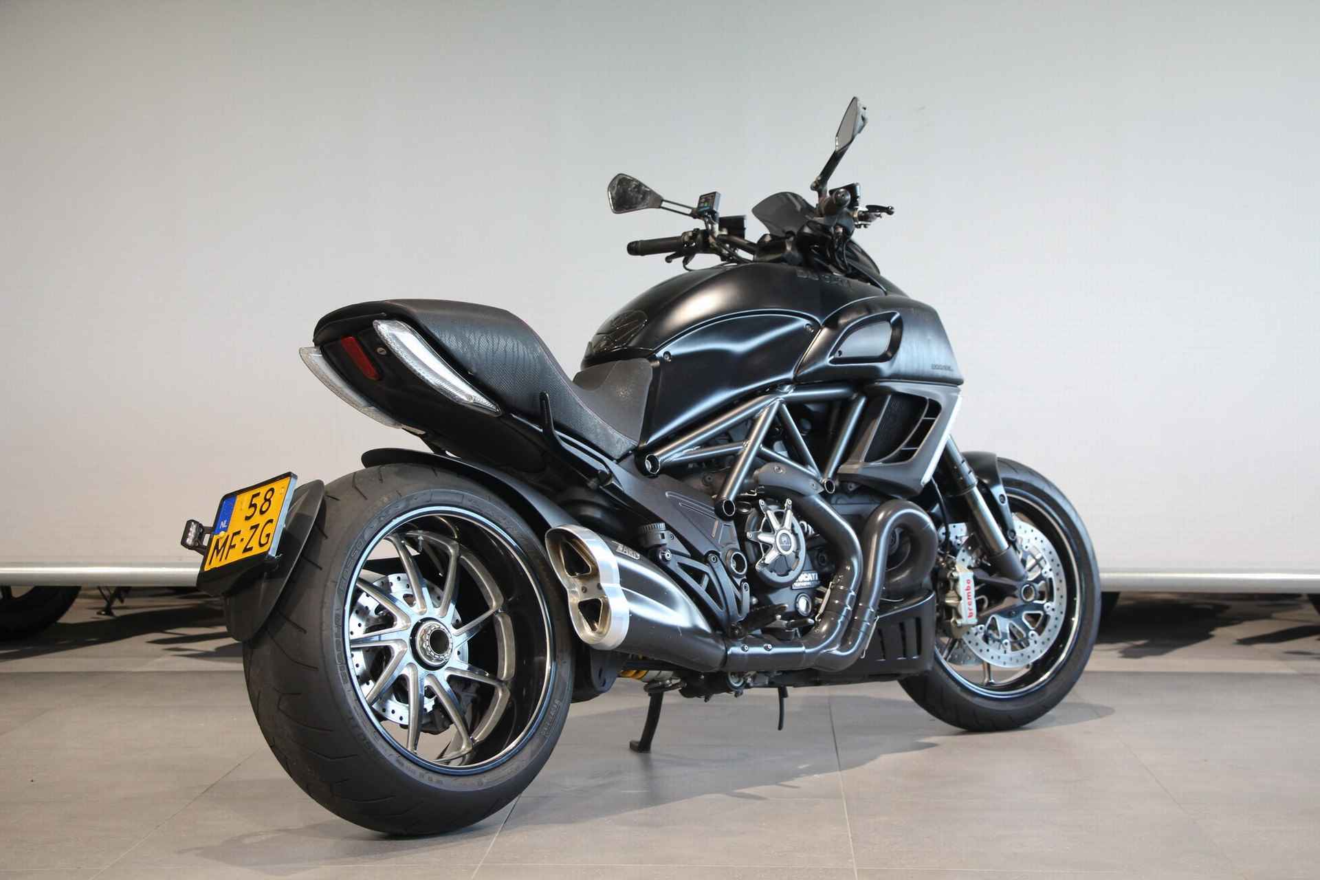 Ducati DIAVEL - 8/11