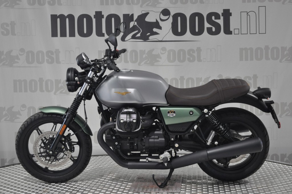 MOTO GUZZI V 7   Stone CENTENARIO