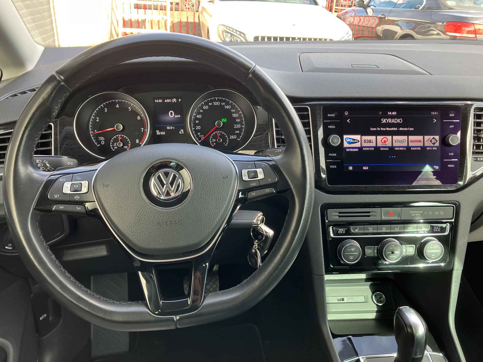 Volkswagen Golf Sportsvan 1.5 TSI ACT 150 pk Highline AUT. | 1e eigenaar | dealer onderhouden | navigatie | adaptieve cruise | trekhaak | 38.000 KM - 23/36