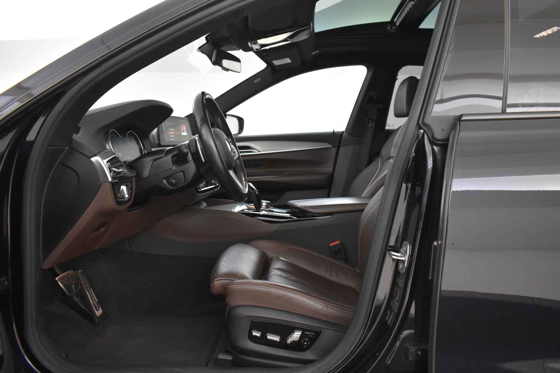 BMW 6 Serie Gran Turismo 640i High Executive M Sport Automaat / Panoramadak / Adaptieve LED / Active Cruise Control / Harman Kardon / Navigatie Professional / Comfort Access - 13/58