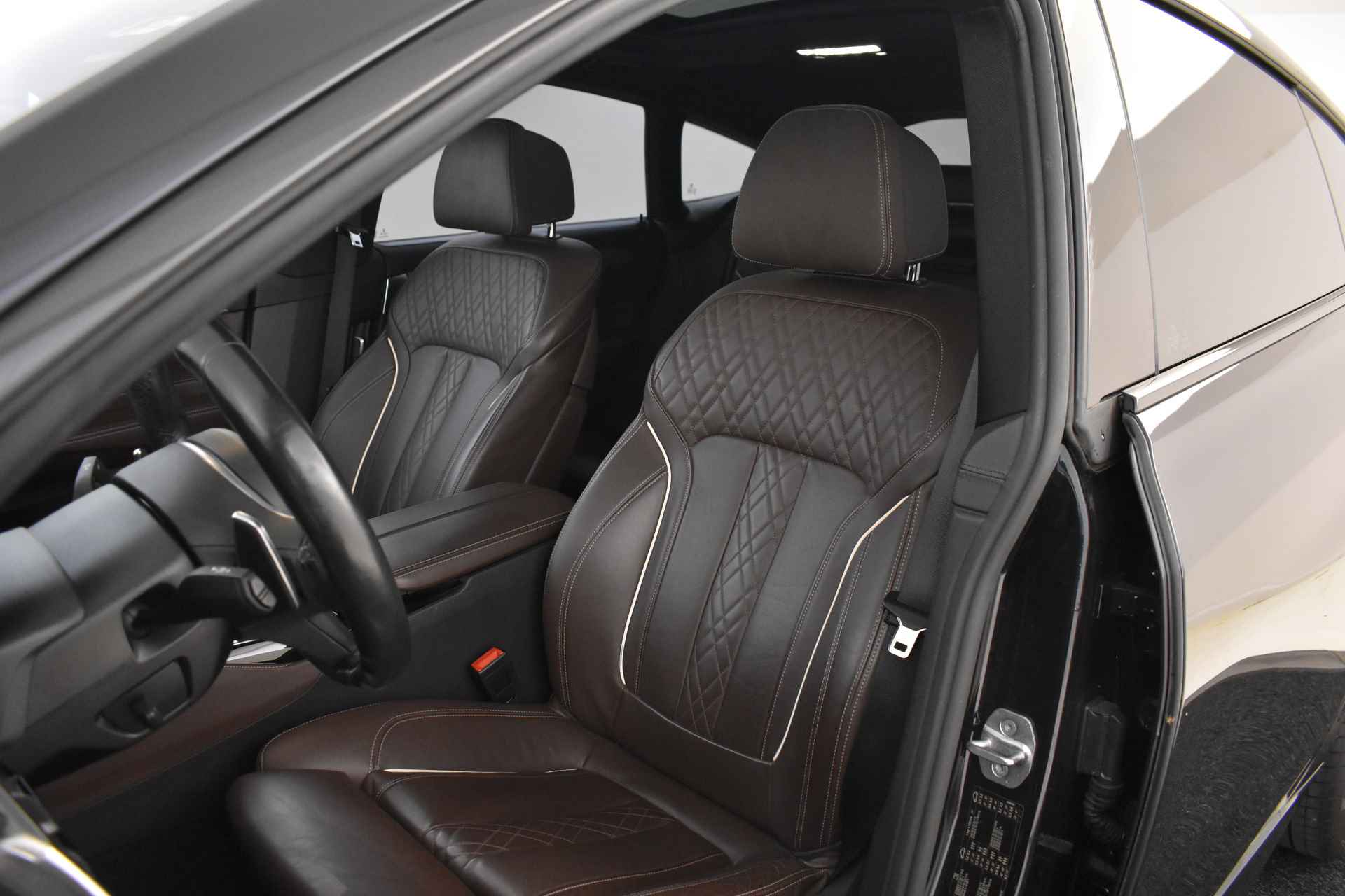 BMW 6 Serie Gran Turismo 640i High Executive M Sport Automaat / Panoramadak / Adaptieve LED / Active Cruise Control / Harman Kardon / Navigatie Professional / Comfort Access - 14/58