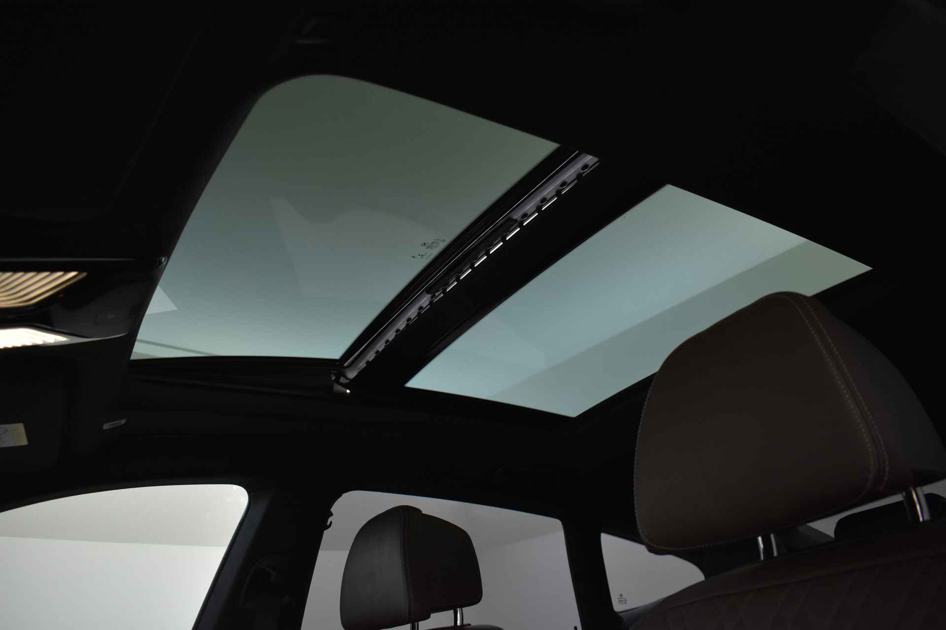 BMW 6 Serie Gran Turismo 640i High Executive M Sport Automaat / Panoramadak / Adaptieve LED / Active Cruise Control / Harman Kardon / Navigatie Professional / Comfort Access - 17/58