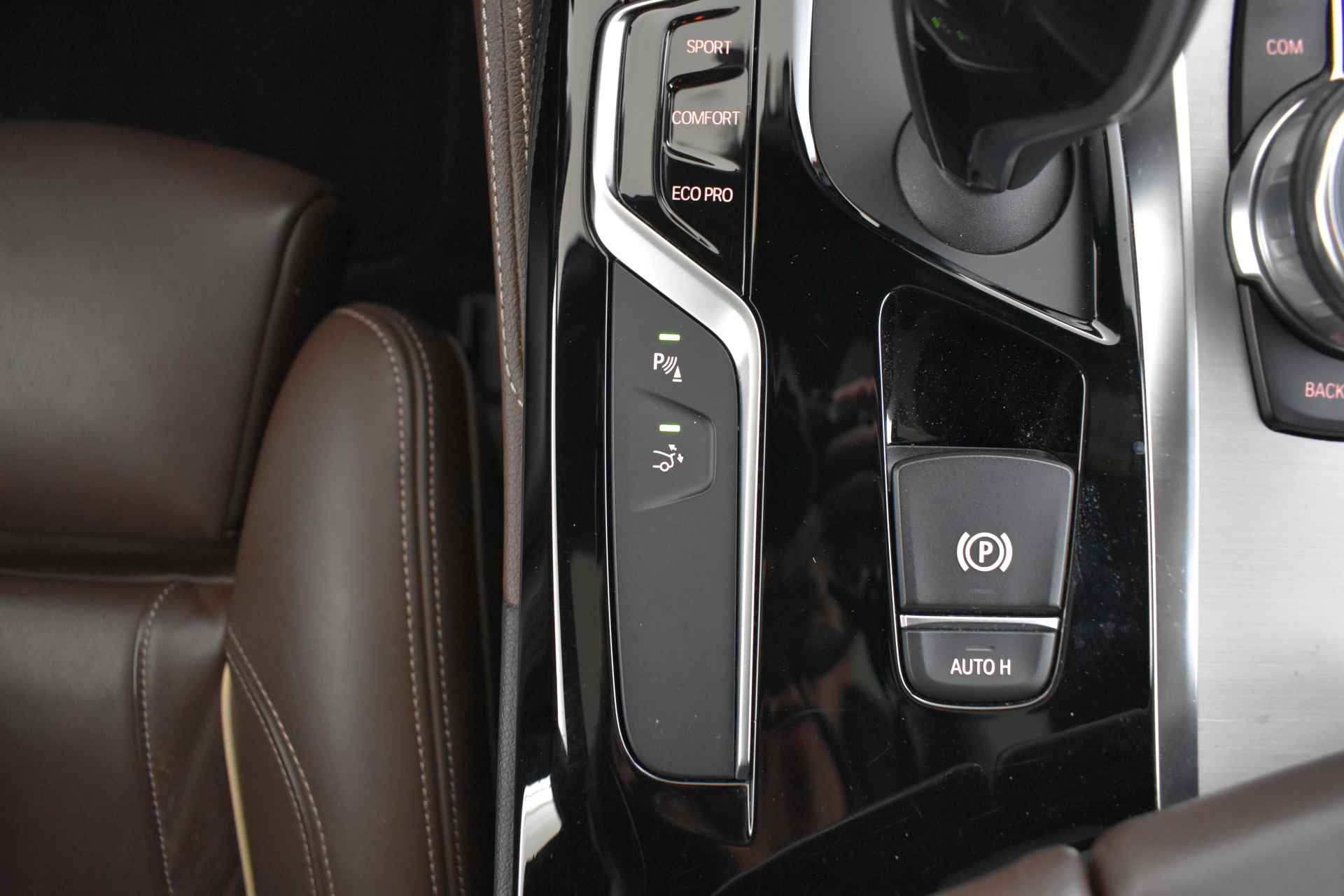 BMW 6 Serie Gran Turismo 640i High Executive M Sport Automaat / Panoramadak / Adaptieve LED / Active Cruise Control / Harman Kardon / Navigatie Professional / Comfort Access - 36/58
