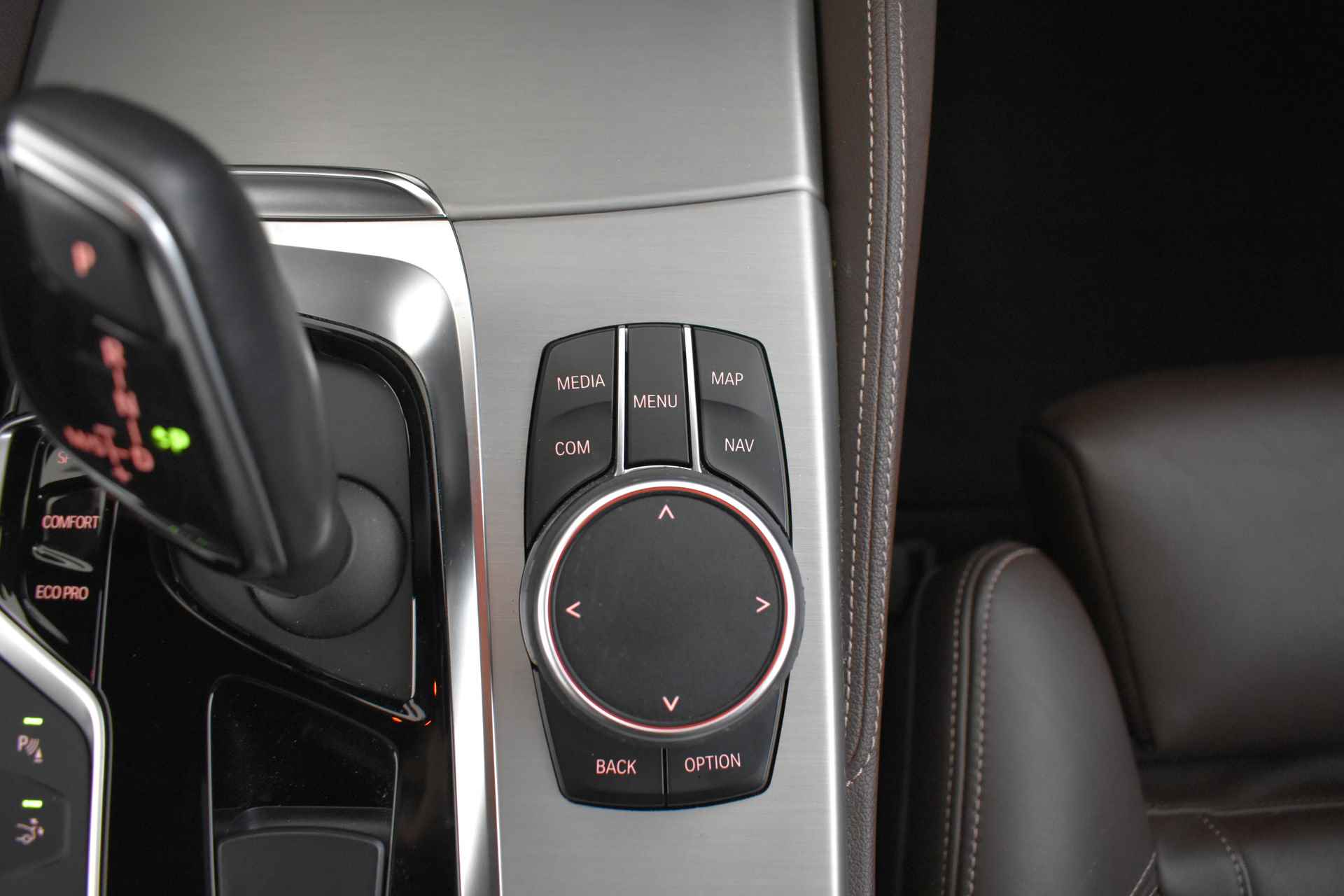 BMW 6 Serie Gran Turismo 640i High Executive M Sport Automaat / Panoramadak / Adaptieve LED / Active Cruise Control / Harman Kardon / Navigatie Professional / Comfort Access - 37/58