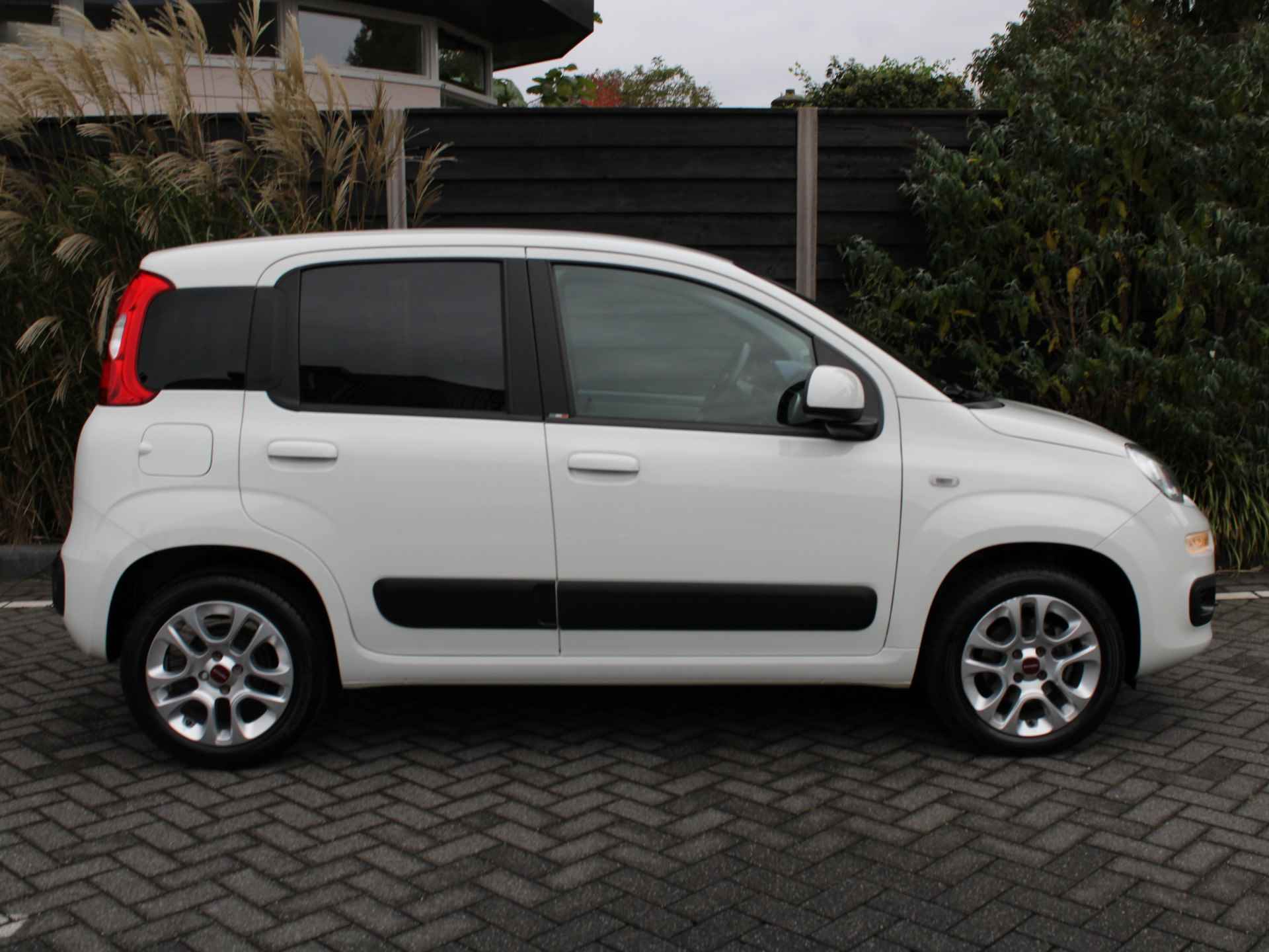 Fiat Panda 0.9 TwinAir 80PK Popstar 5DRS Trekhaak, Airco, Lichtmetalen Velgen, Getint Glas, Achterbank 3 Persoons - 7/28