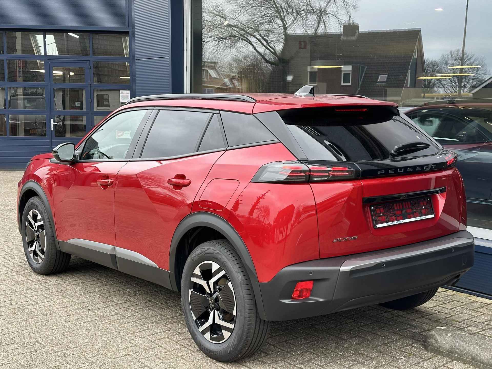 Peugeot 2008 1.2 Turbo 100 PK Allure | € 9.000,- Demo korting! | Navigatie | LED Verlichting | 360 graden Camera | Dodehoek detectie | Parkeercamera | Parkeersensoren | Digitaal Dashboard | Half Lederen stoelen | Lichtmetalen Velgen 17 inch | - 4/52