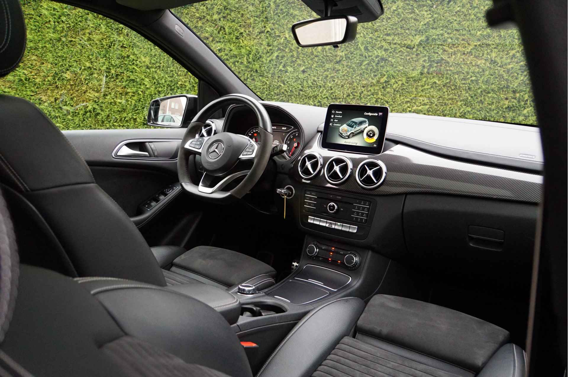 Mercedes-Benz B-Klasse B 180 AMG line Night | Panorama Carplay Sfeerverlichting - 3/36