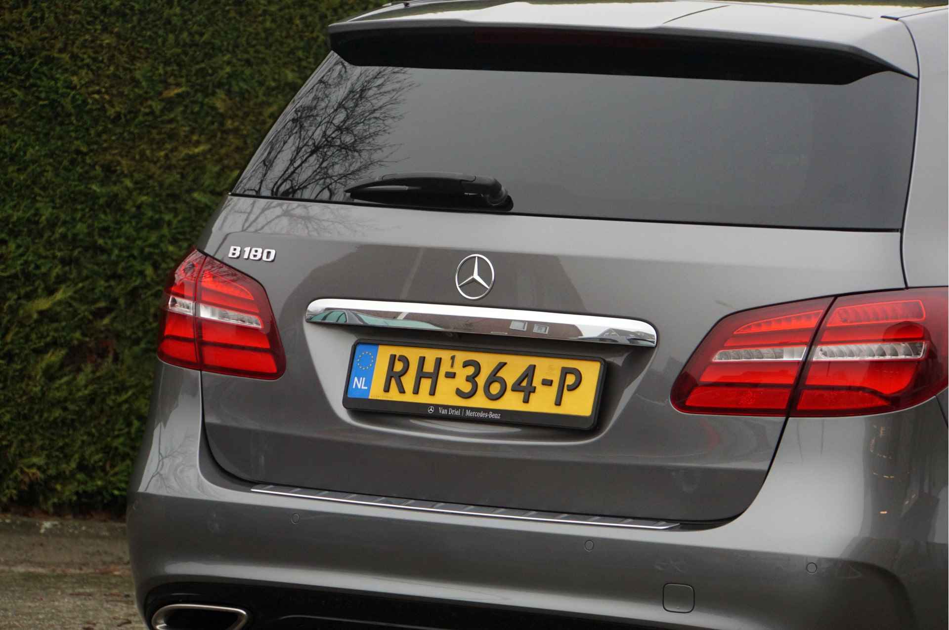 Mercedes-Benz B-Klasse B 180 AMG line Night | Panorama Carplay Sfeerverlichting - 26/36