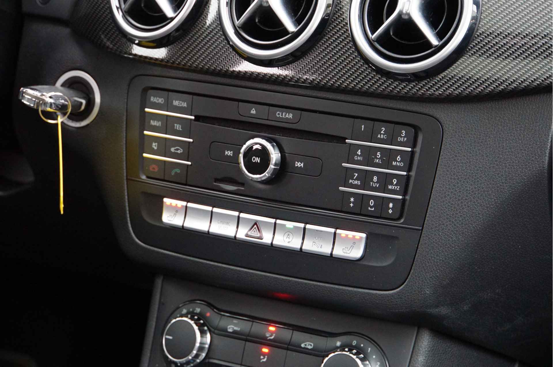 Mercedes-Benz B-Klasse B 180 AMG line Night | Panorama Carplay Sfeerverlichting - 27/36