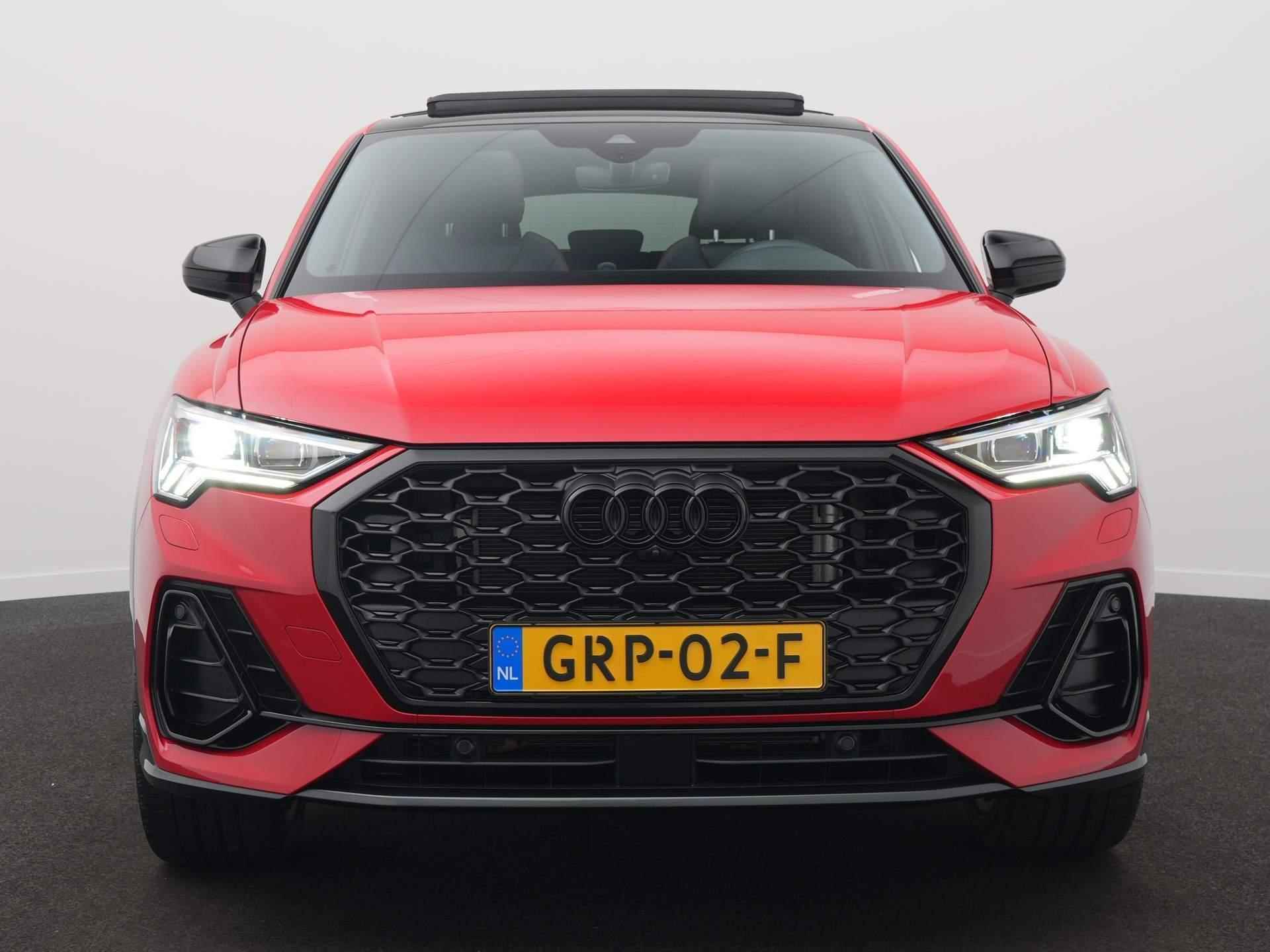 Audi Q3 Sportback 45 TFSI e S Edition Rood stiksel | Matrix |  Leer | Panoramadak - 2/68