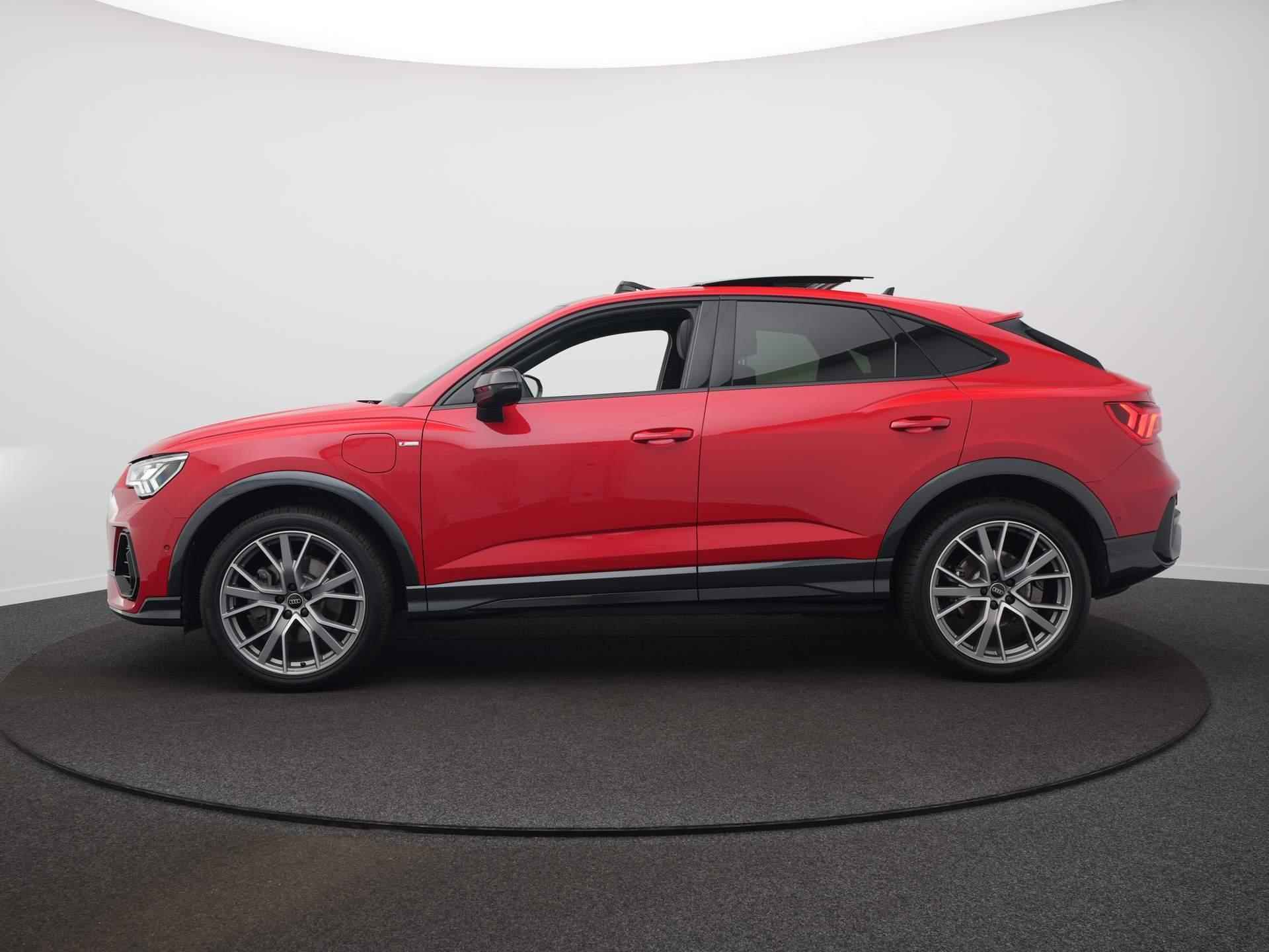 Audi Q3 Sportback 45 TFSI e S Edition Rood stiksel | Matrix |  Leer | Panoramadak - 8/68