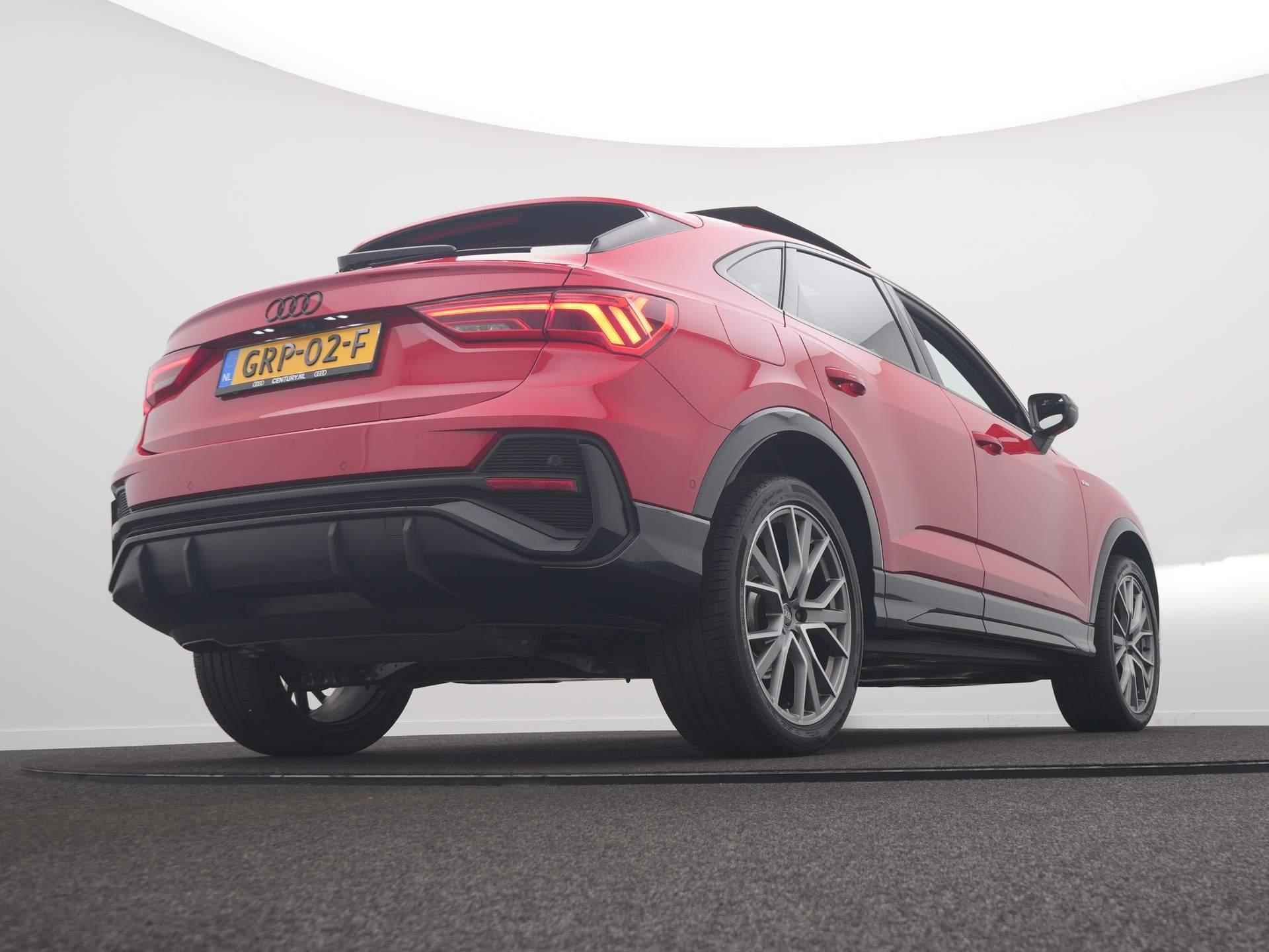 Audi Q3 Sportback 45 TFSI e S Edition Rood stiksel | Matrix |  Leer | Panoramadak - 10/68