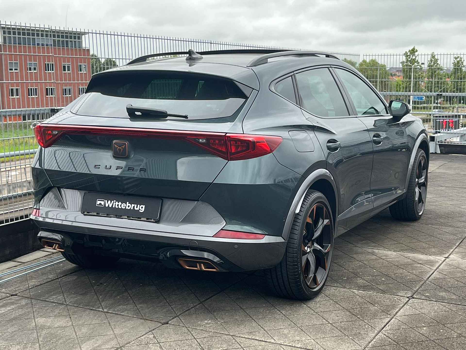 CUPRA Formentor 1.4 e-Hybrid VZ 245PK Performance / 19" LMV / Panoramadak / Digitale Cockpit / Stuur en Stoelverwarming / Achteruitrijcamera / Kuipstoelen - 8/35